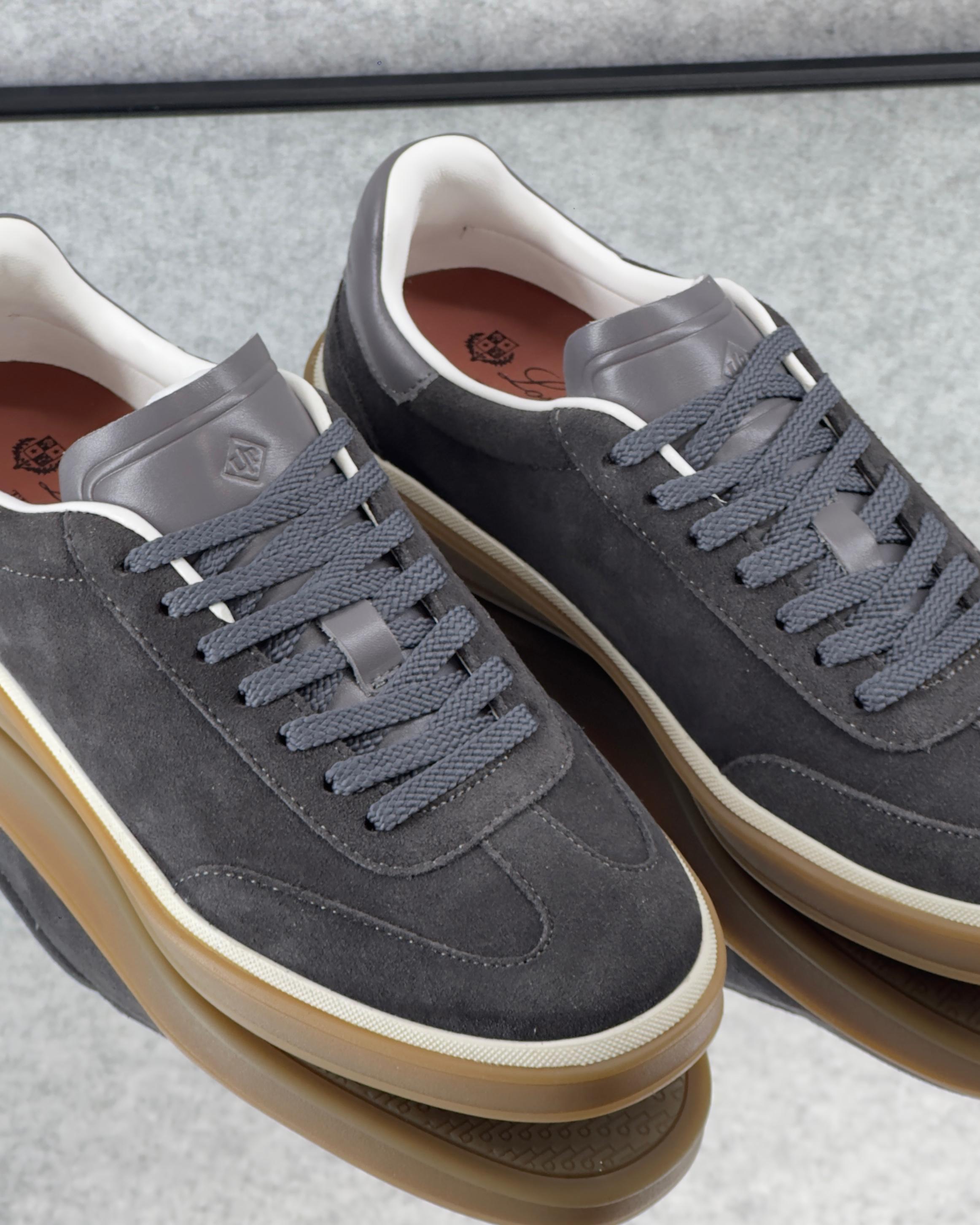 Loro Piana tennis walk