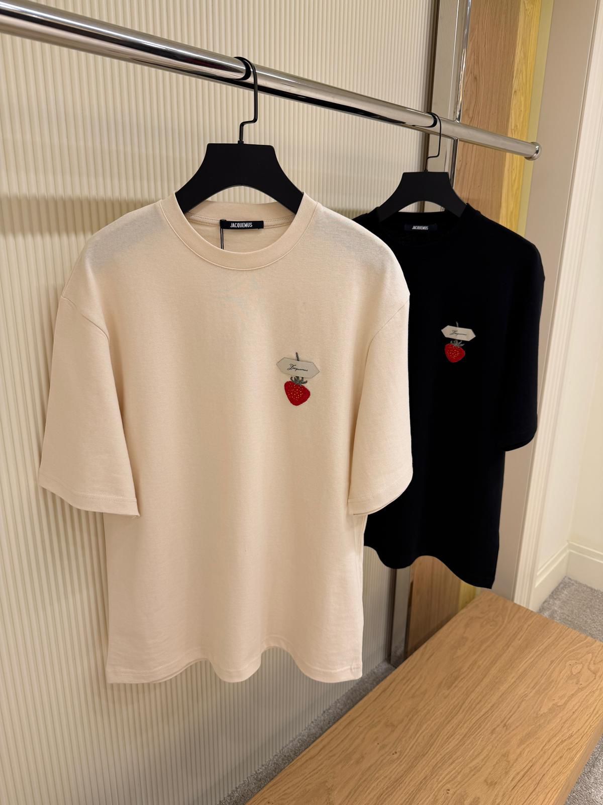 Jacquemus logo-tape strawberry-patch T-shirt