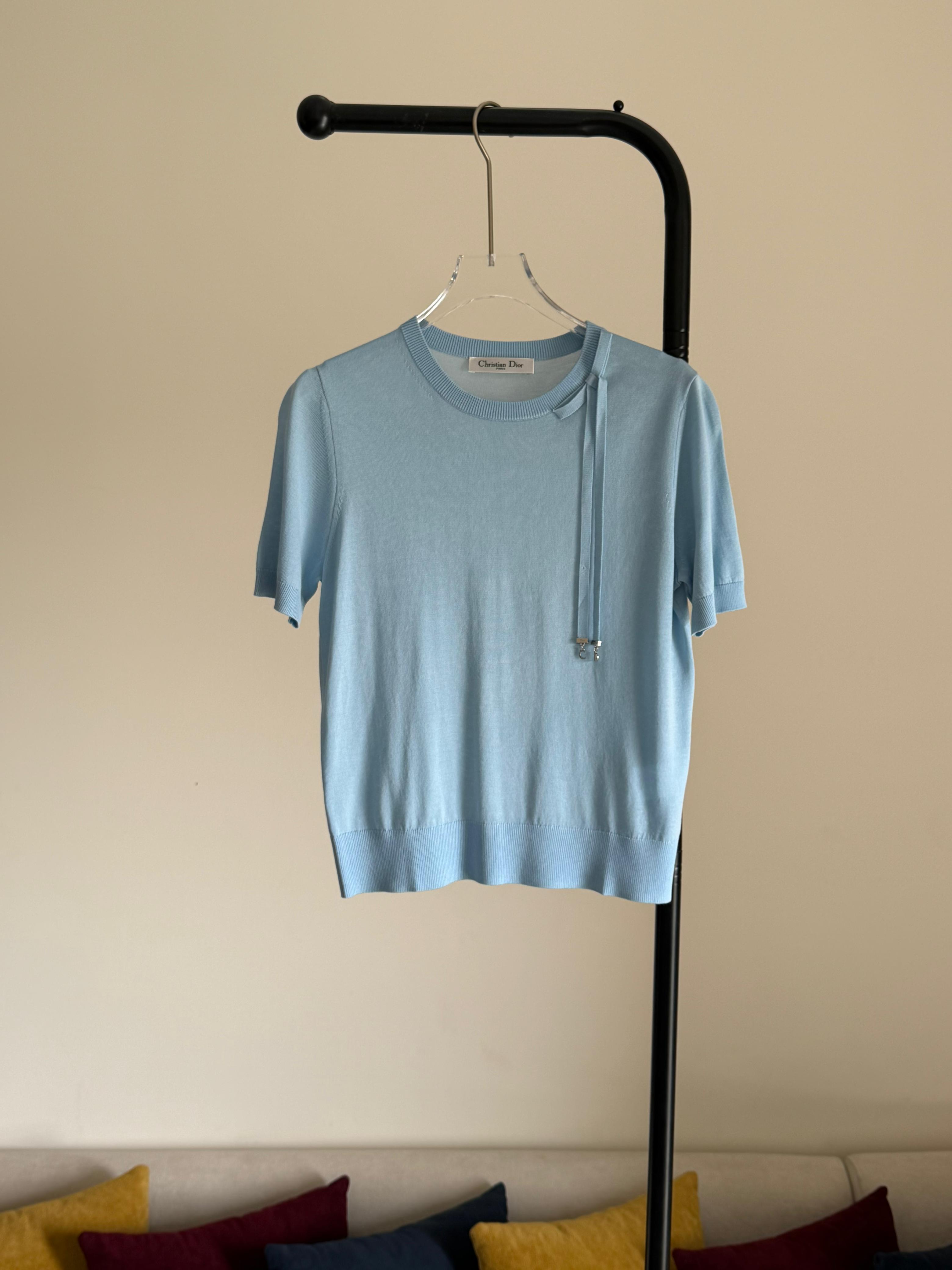 Short-Sleeved Fitted Sweater