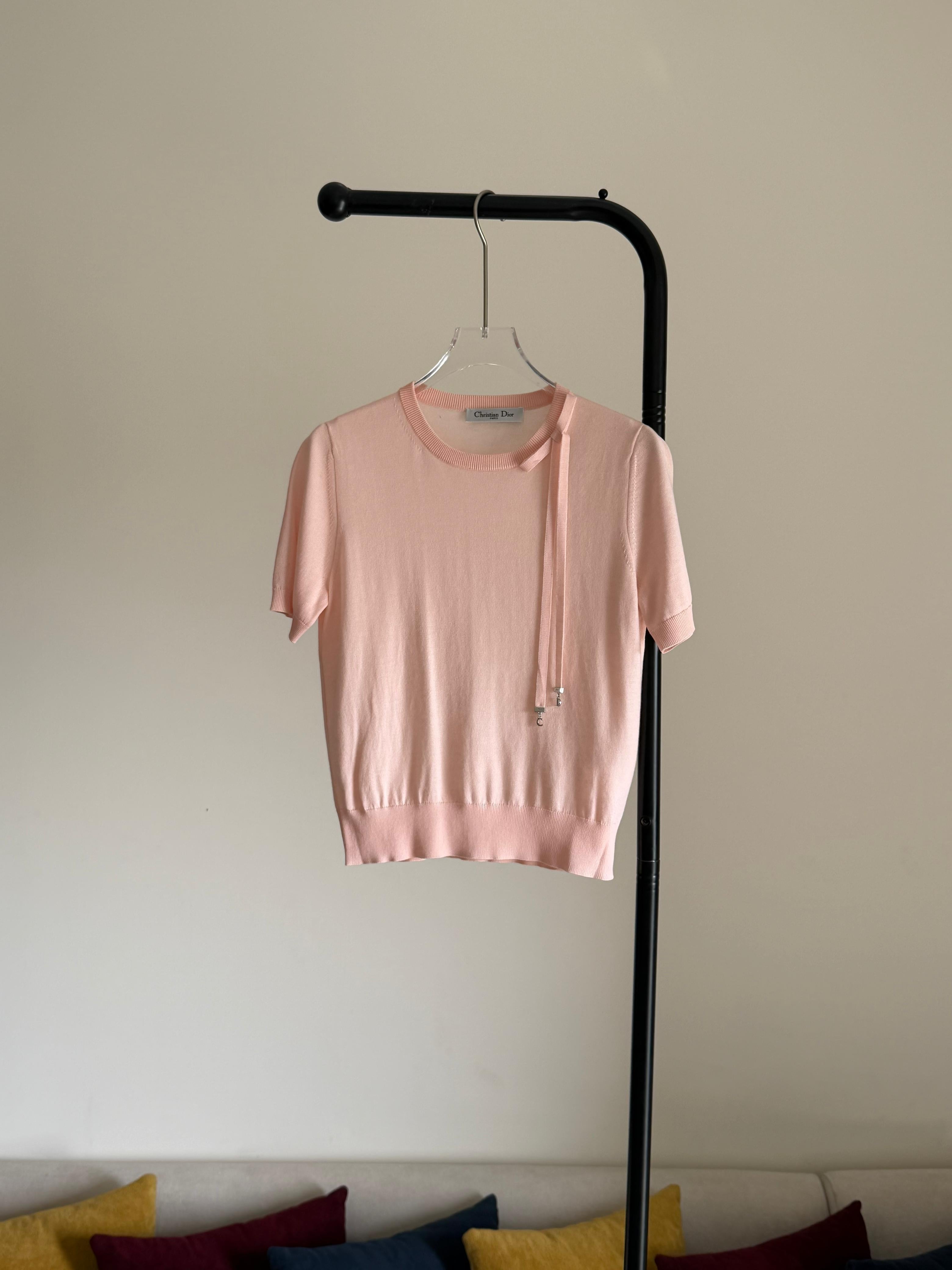 Short-Sleeved Fitted Sweater