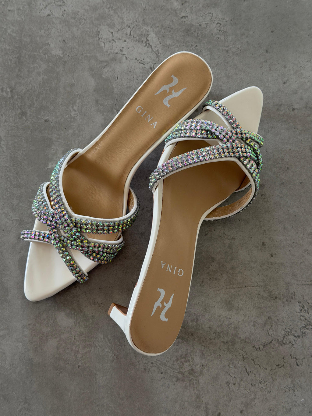 GINA  TAYLOR Quartz Chic