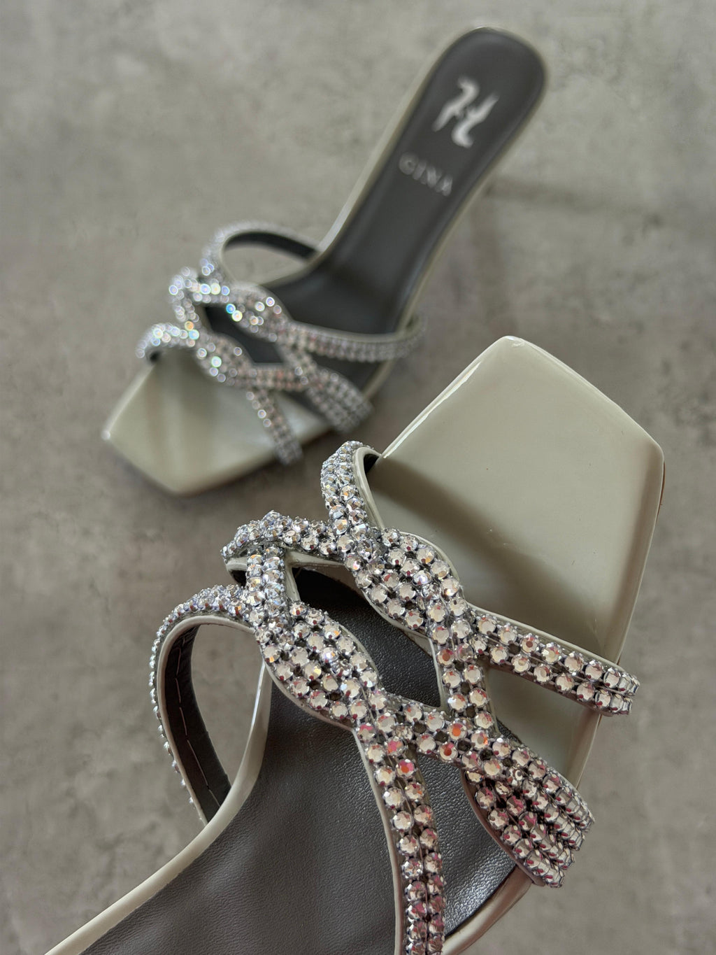 GINA  TAYLOR Quartz Chic