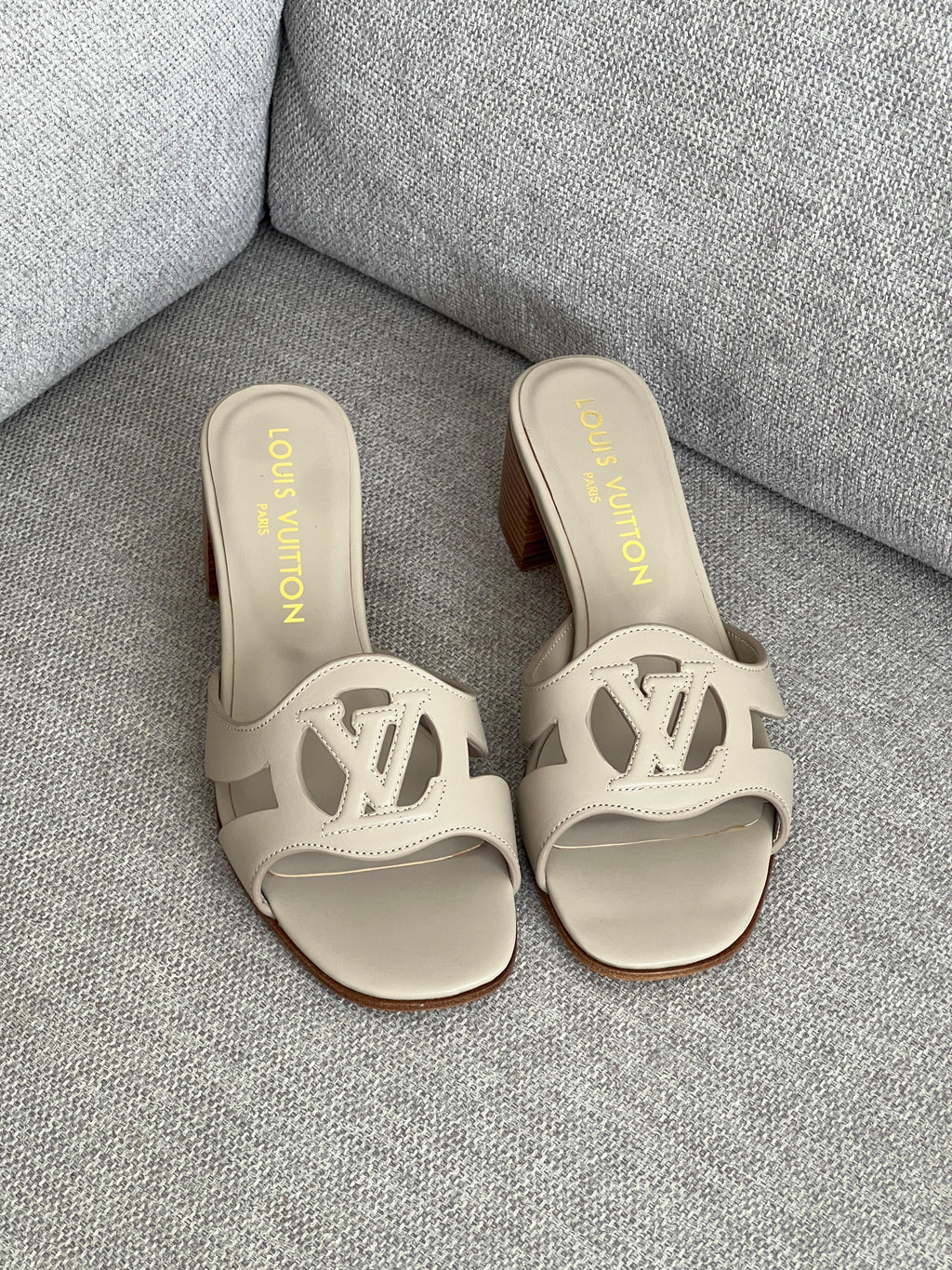 LV Isola Sandal