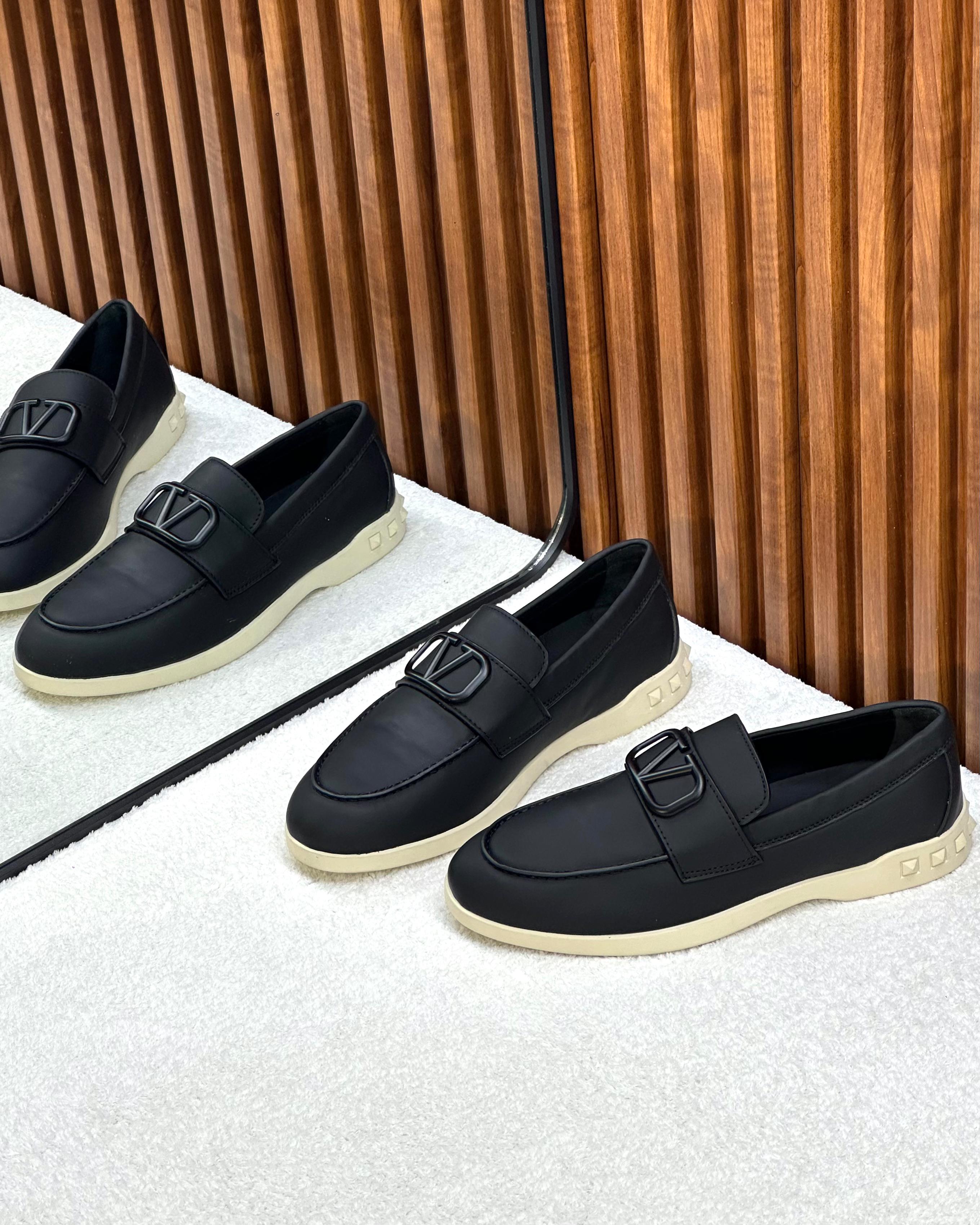 Valentino Garavani Leisure Flows Loafers