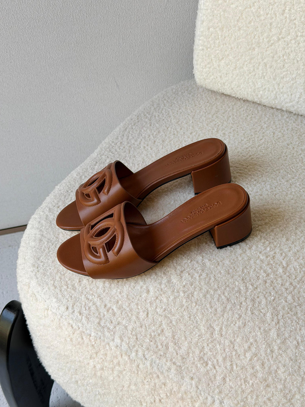 Dolce&Gabbana DG logo mules