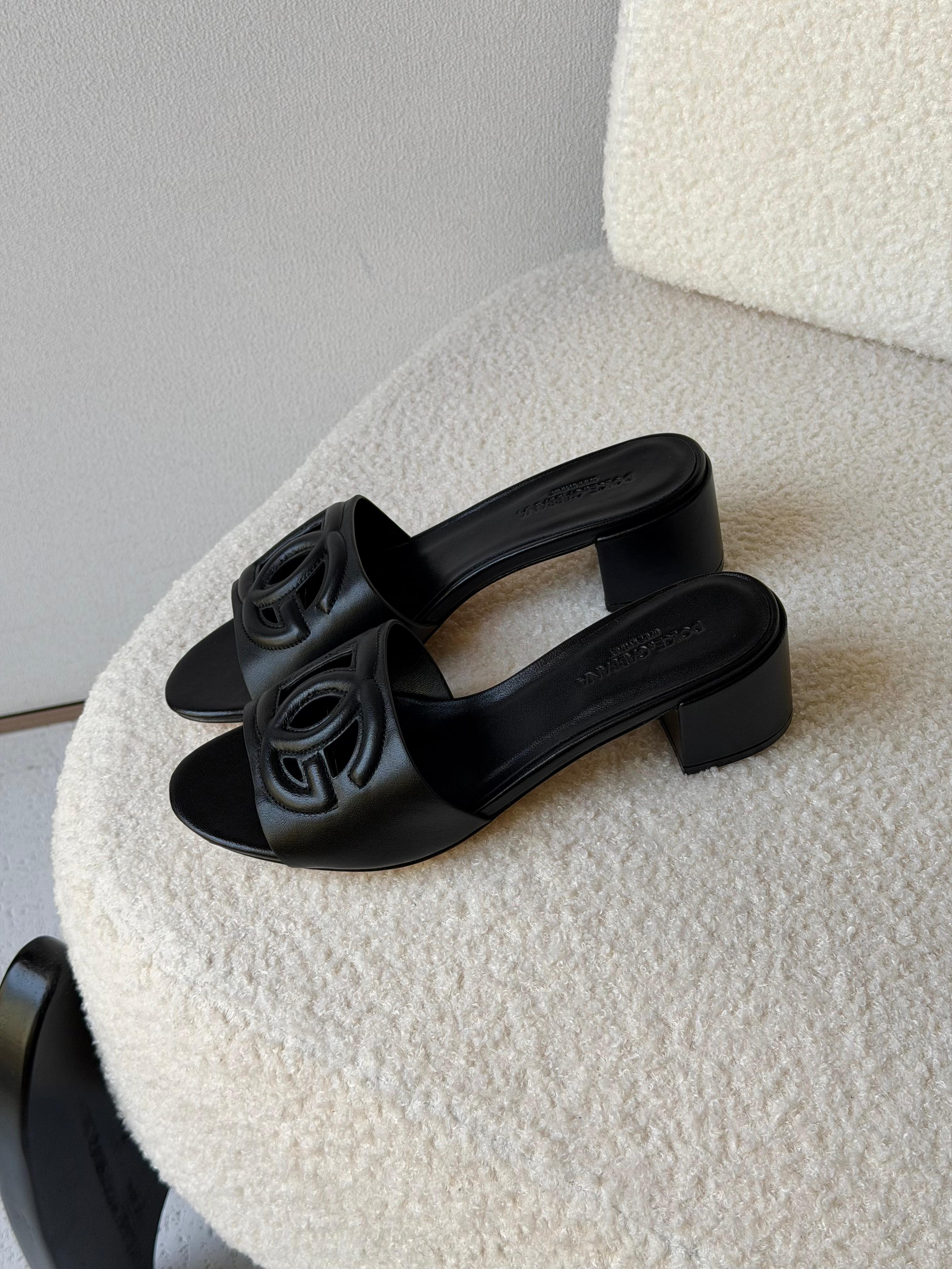 Dolce&Gabbana DG logo mules