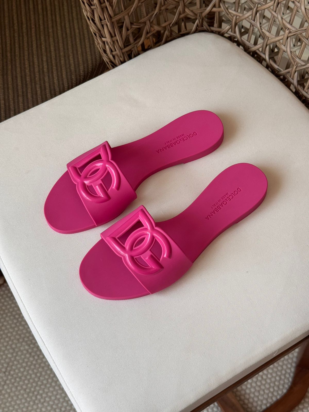 Dolce&Gabbana DG rubber slides