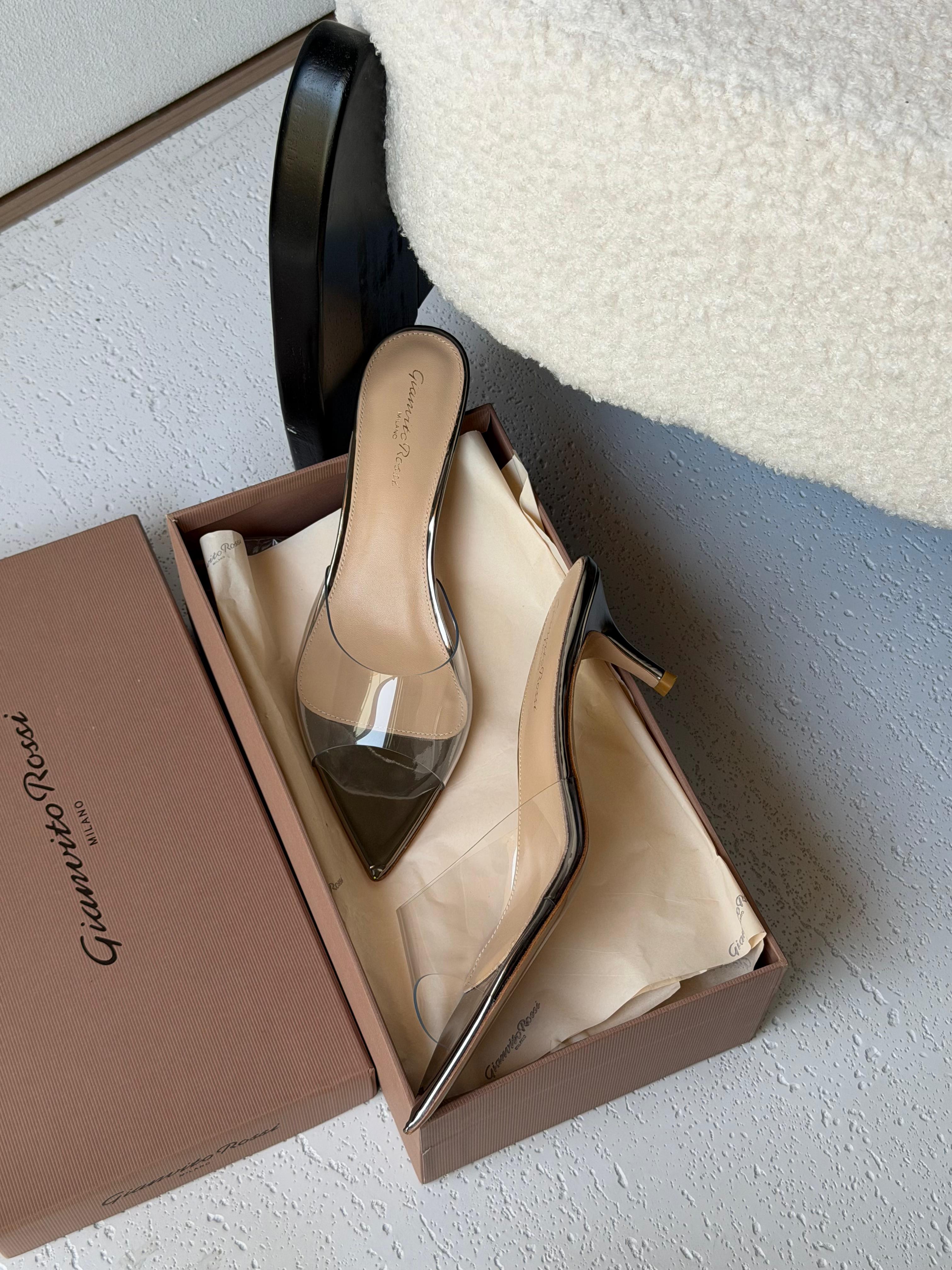 Gianvito Rossi Ellle 105 Mules