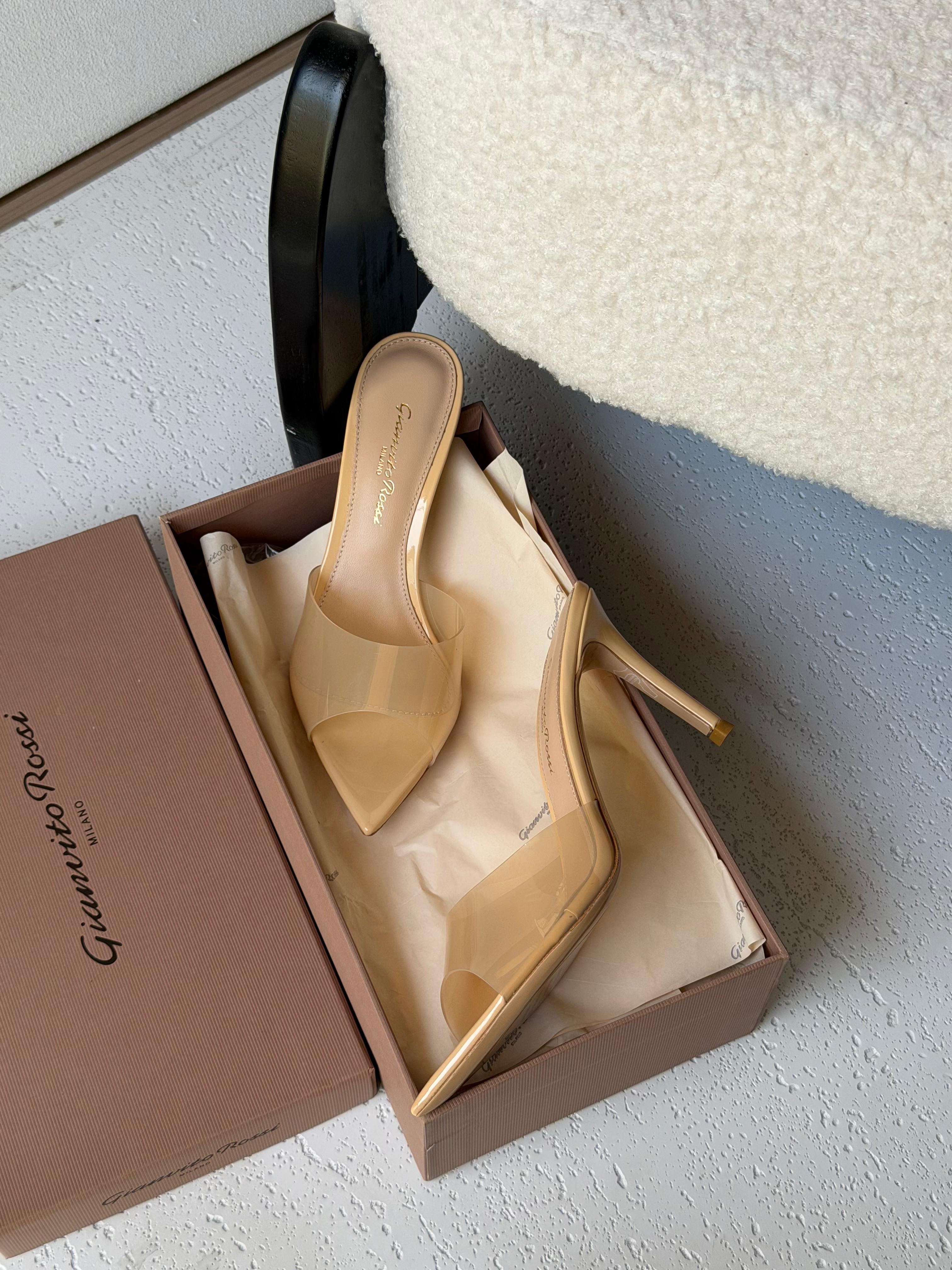 Gianvito Rossi Ellle 105 Mules