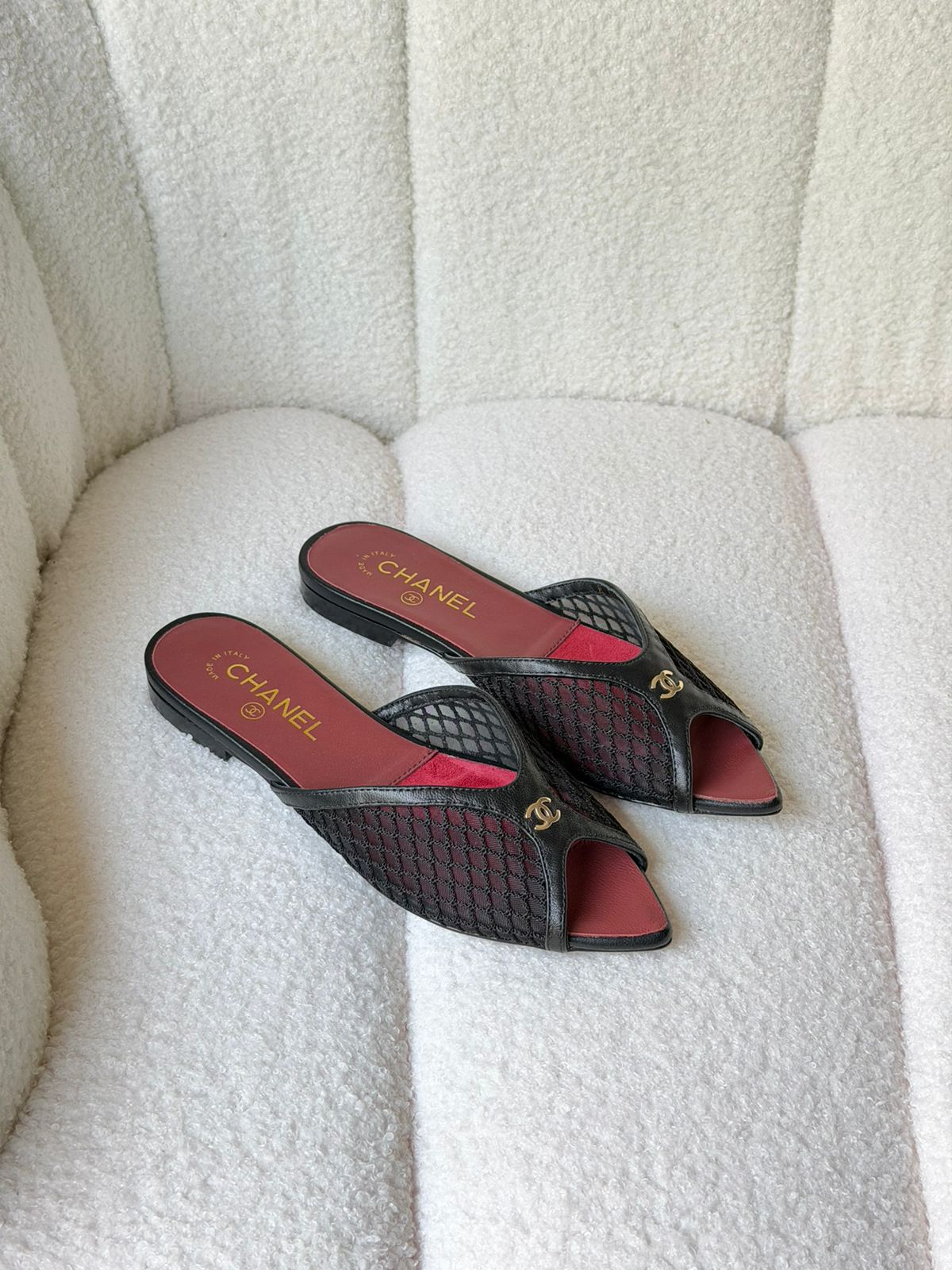 CHANEL Sandals in Mixed Fibers Cotton & Lambskin