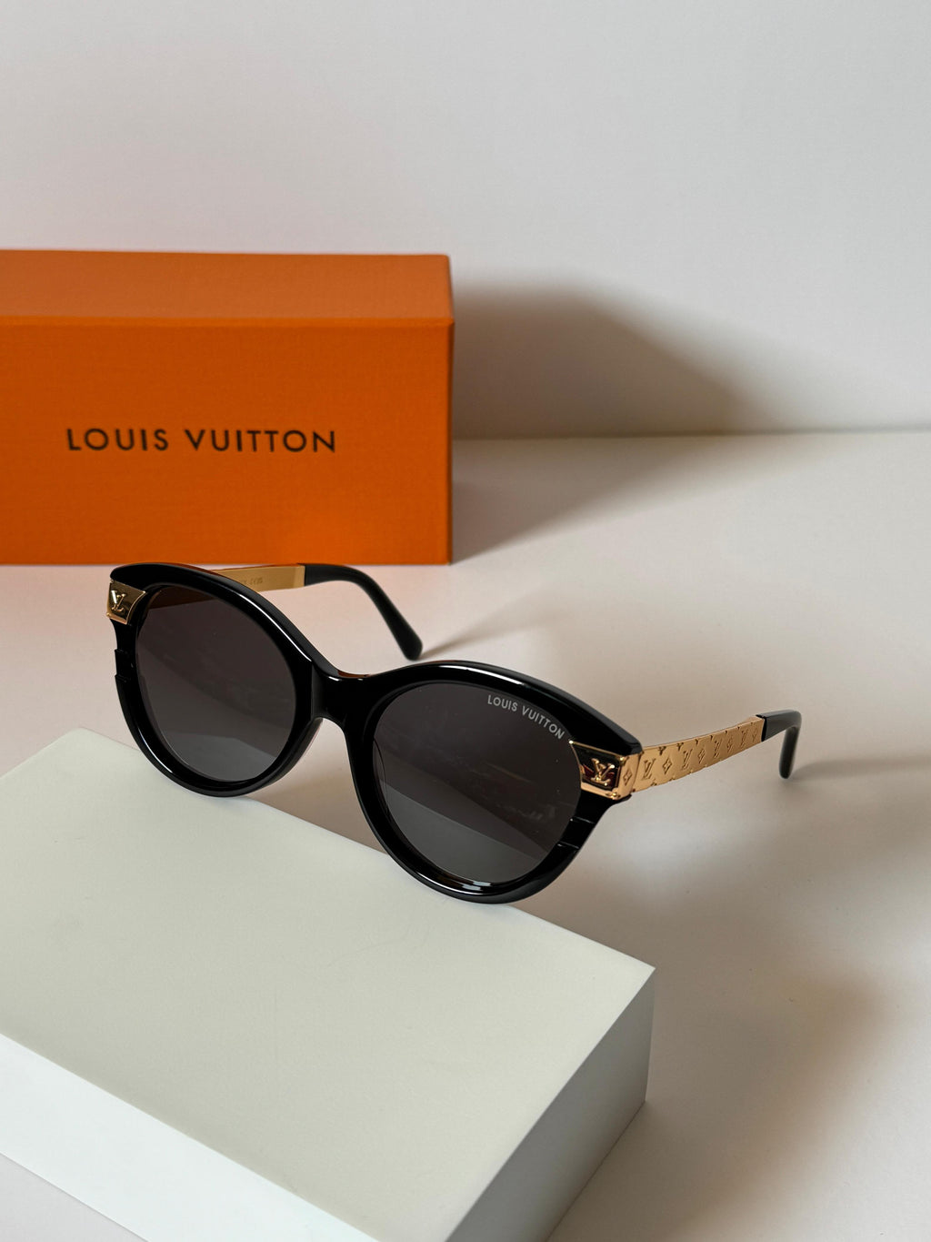 LV Petit Soupçon Cat Eye Sunglasses