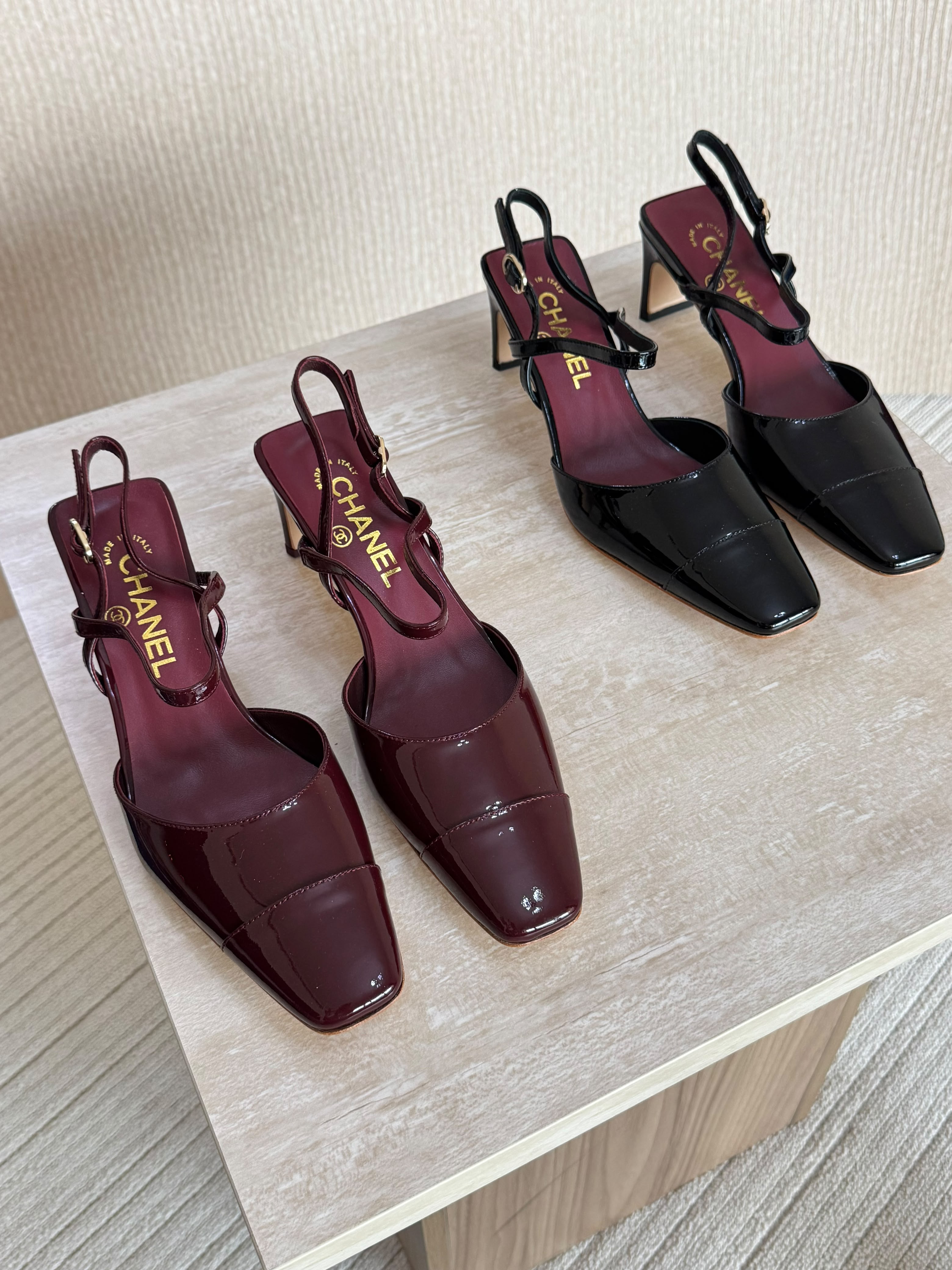 Slingbacks - Crocodile embossed calfskin