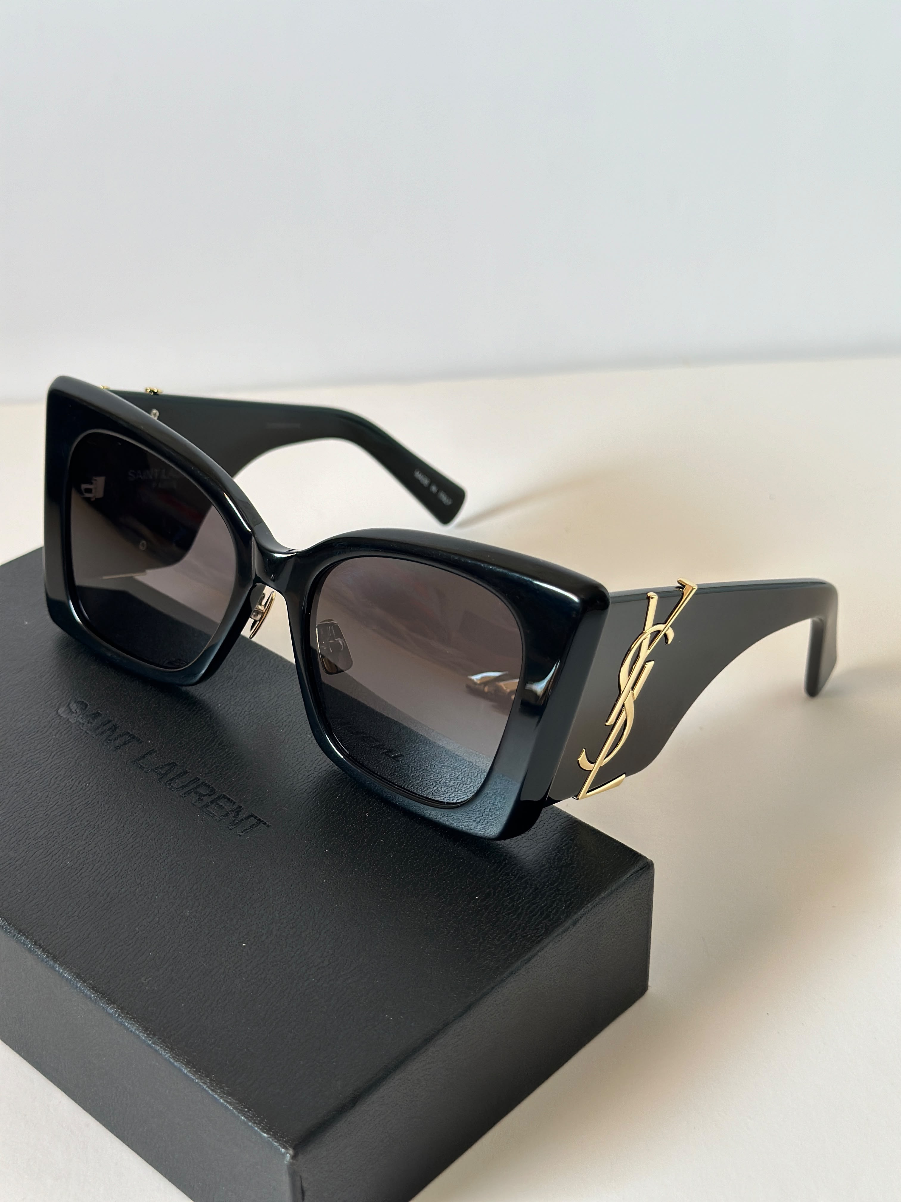 Saint Laurent Eyewear square-frame Tinted Sunglasses