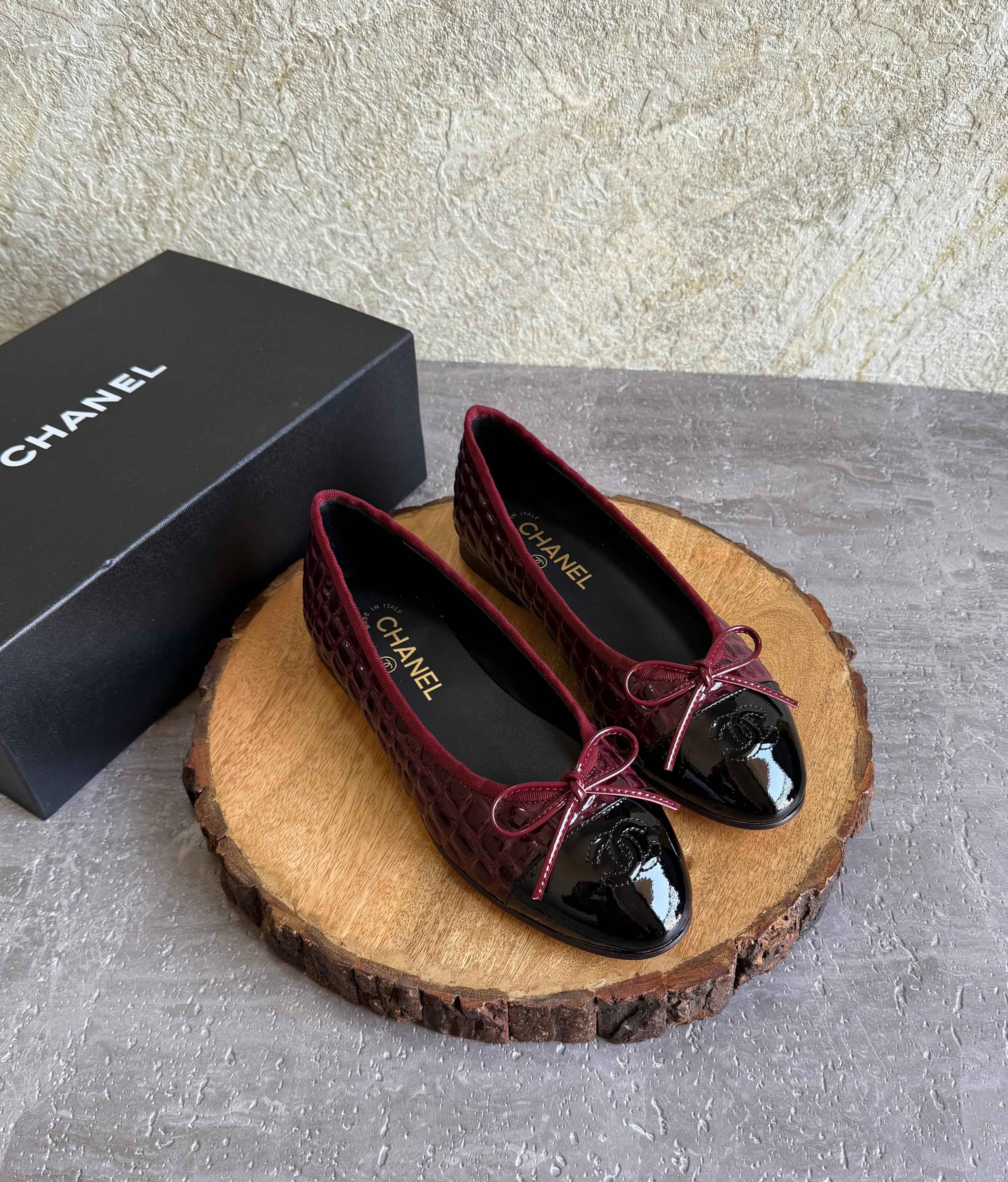 Chanel Ballet flats - Crocodile embossed patent