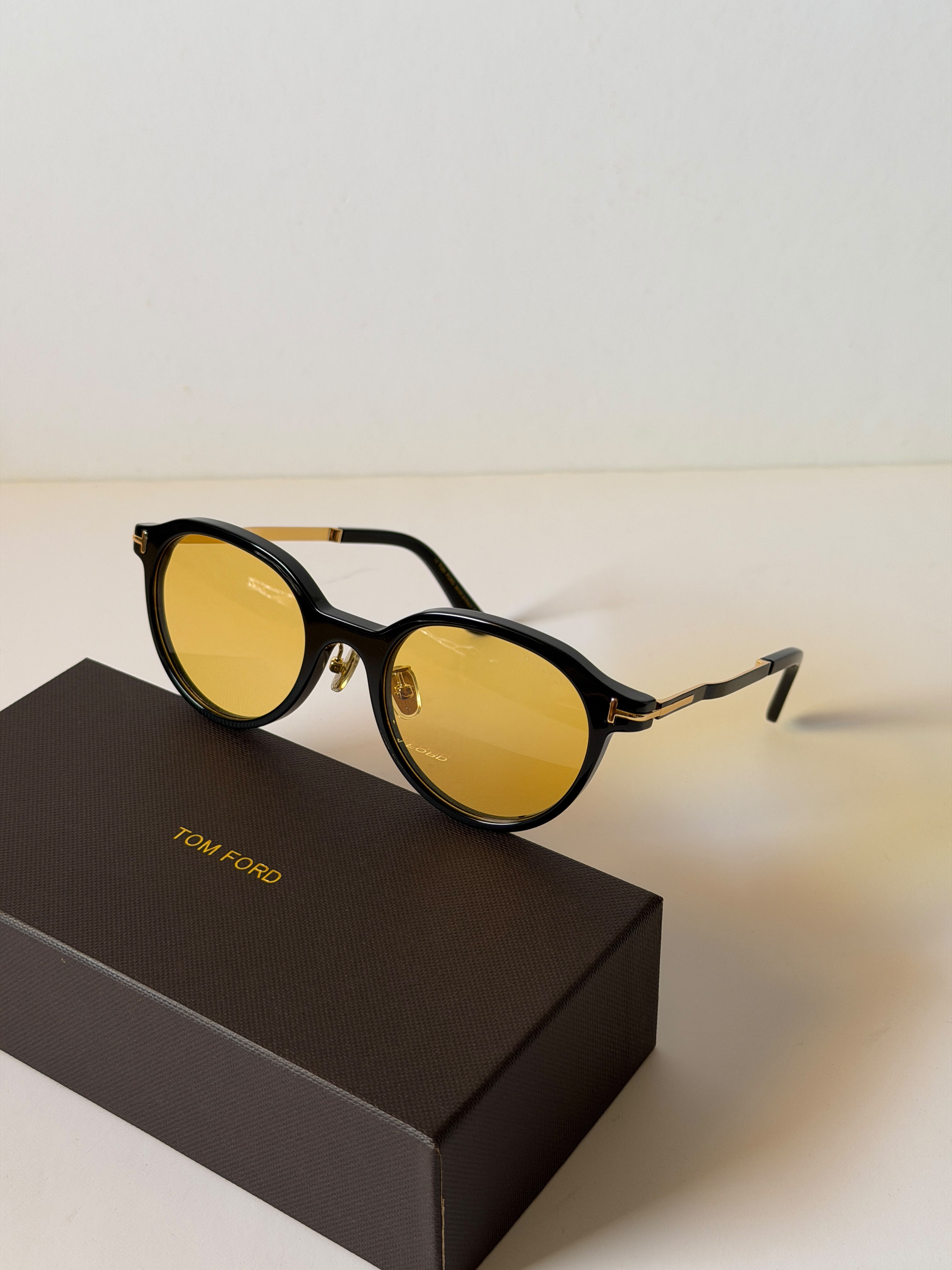 TOM FORD SUNGLASSES ARAKI