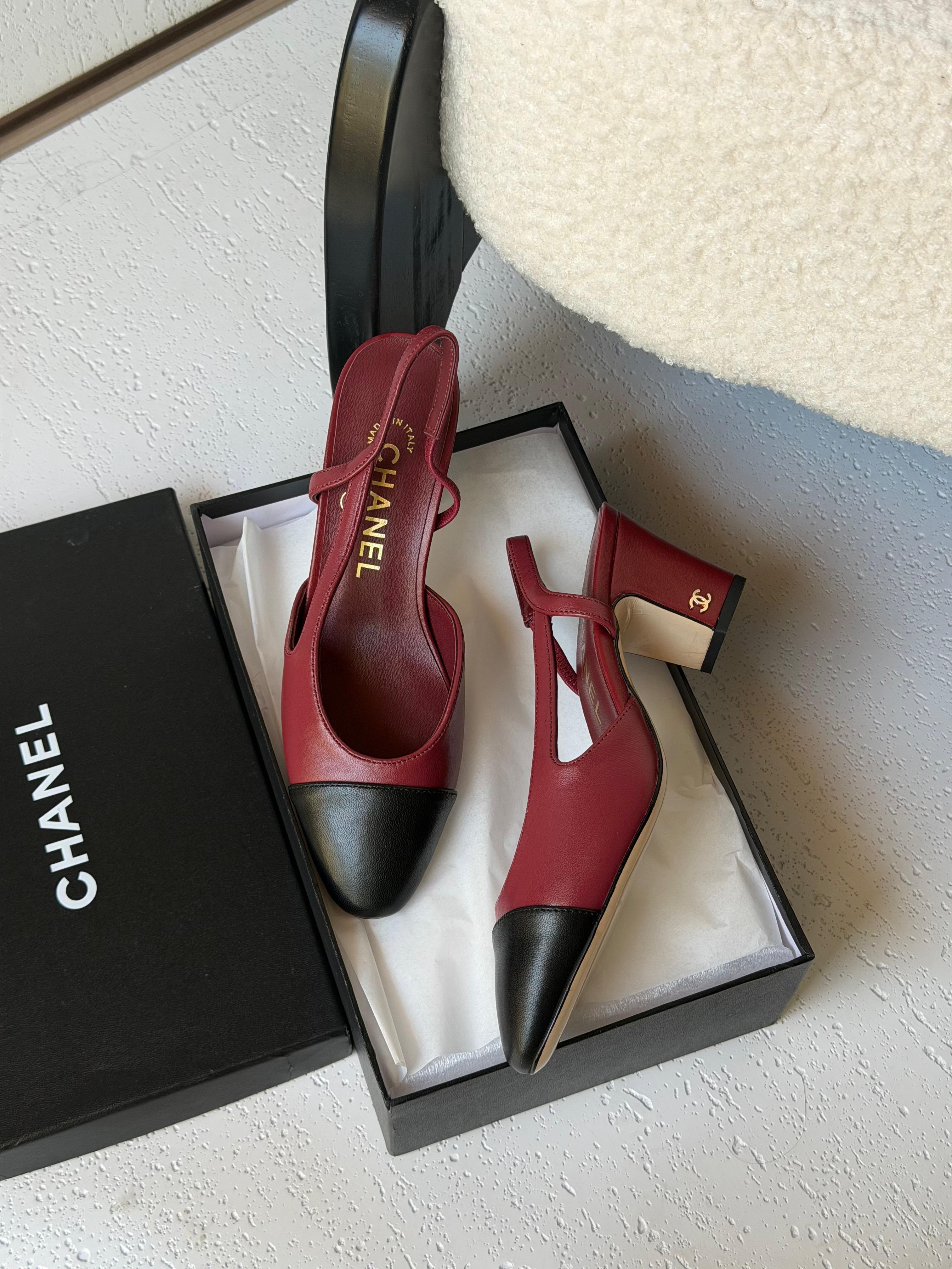 Chanel Slingbacks Heeled