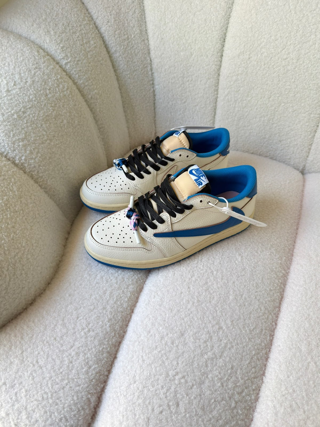 Air Jordan 1 Retro Low OG SP Fragment x Travis Scott