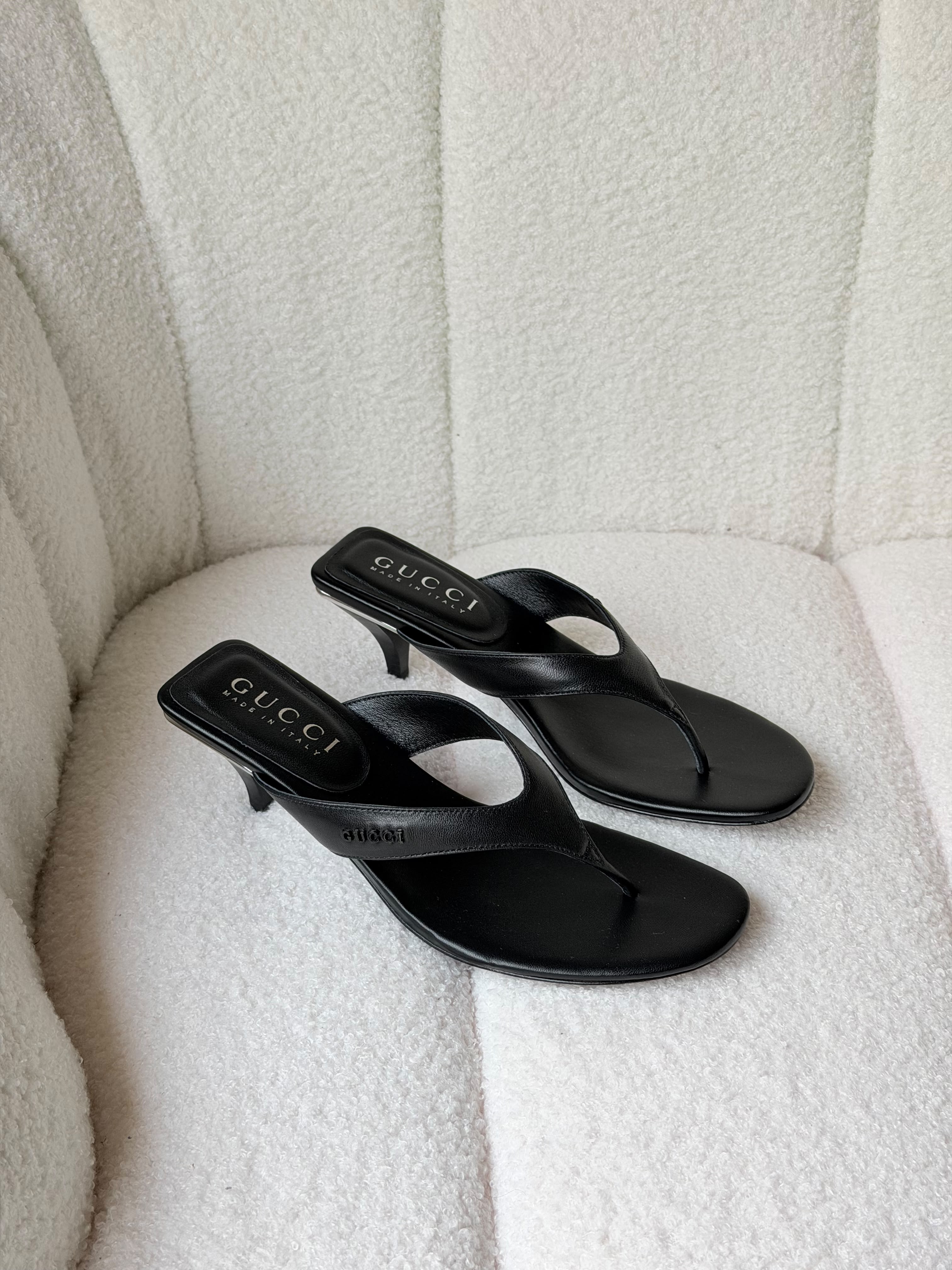 Gucci Vittoria Thong Sandals