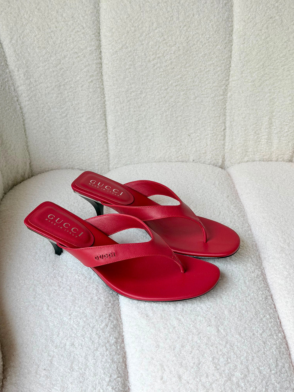 Gucci Vittoria Thong Sandals