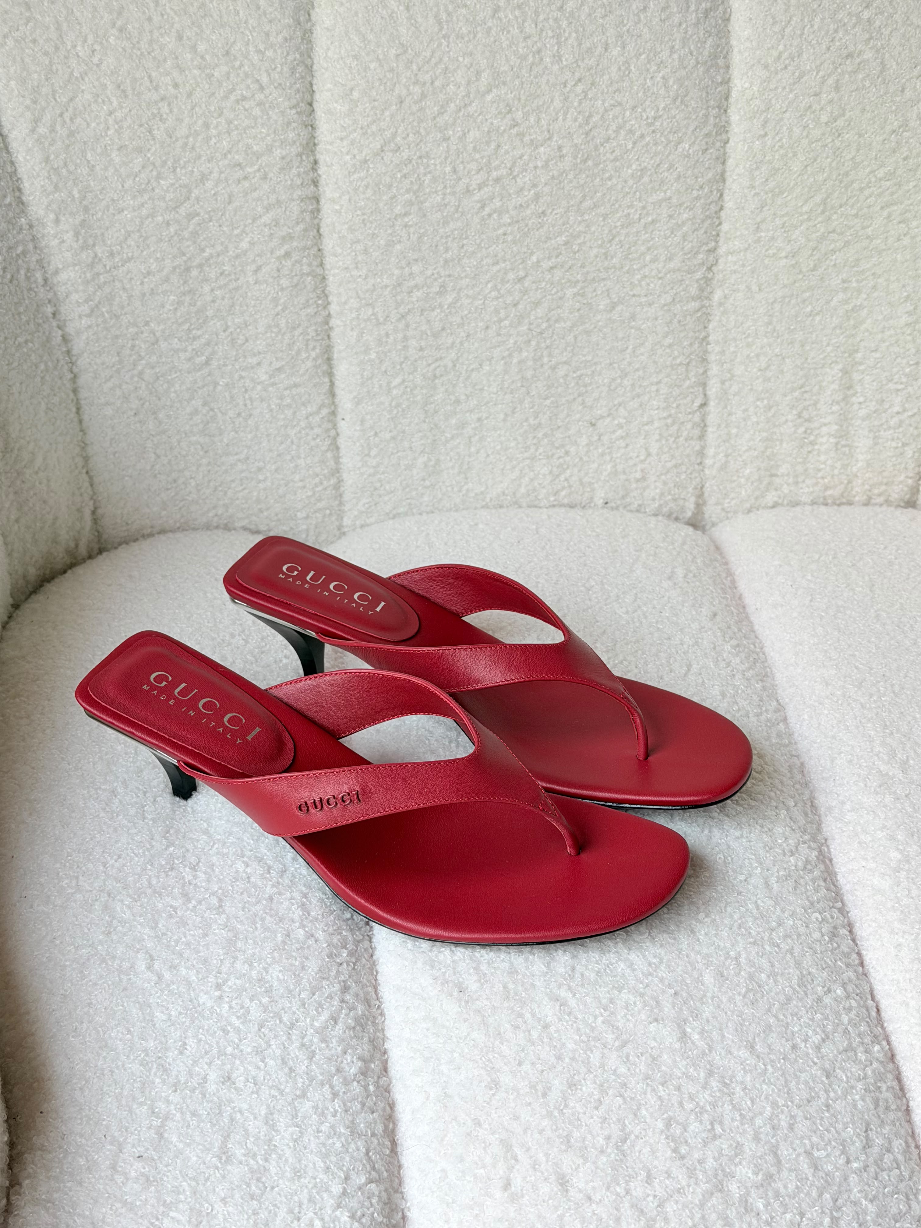 Gucci Vittoria Thong Sandals
