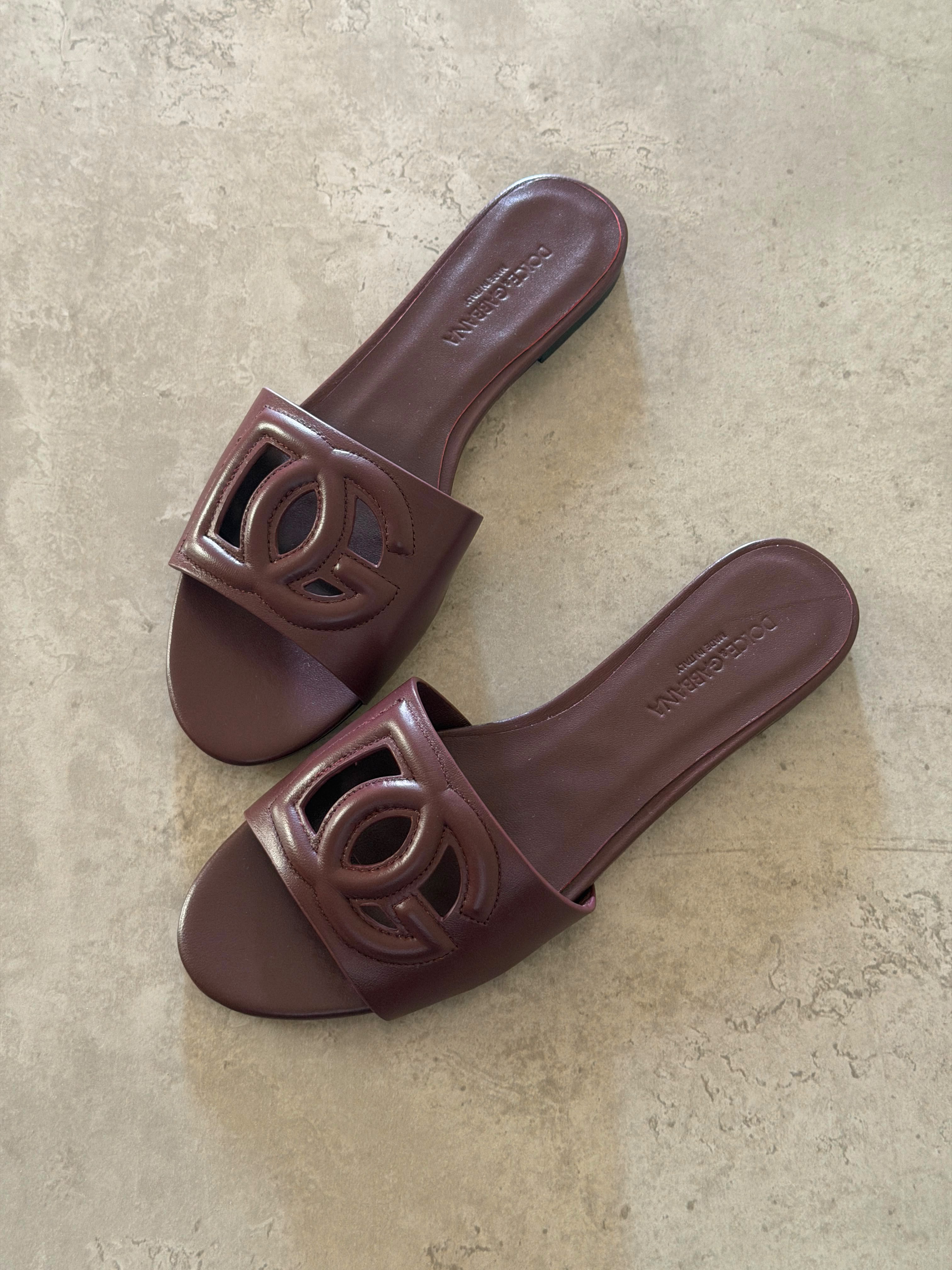 Dolce & Gabbana DG Logo Flat Sandals