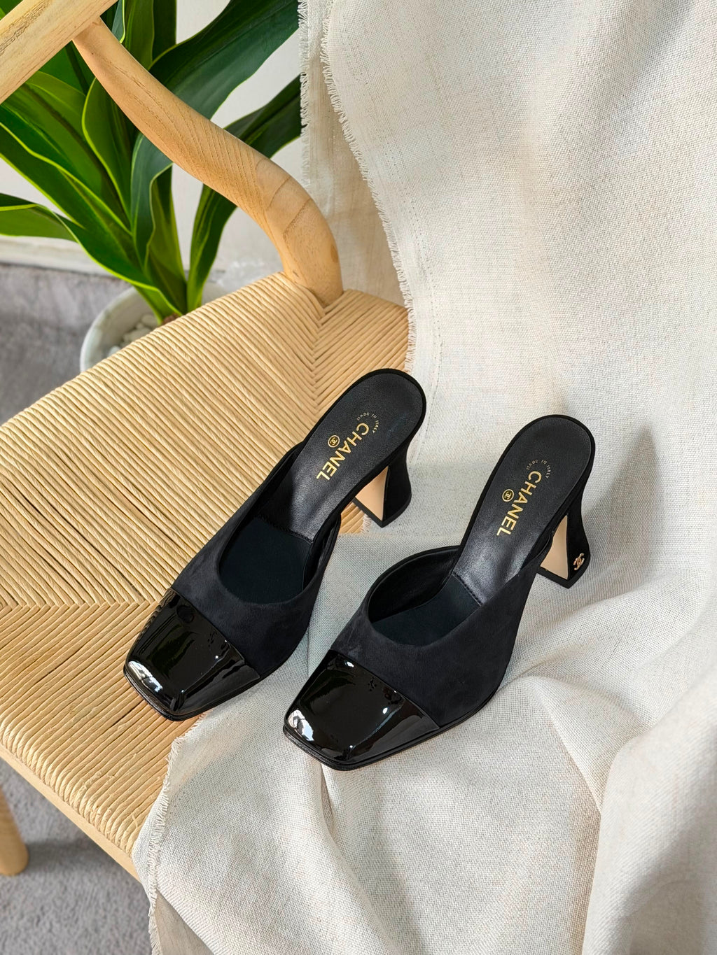 Chanel Mules in Suede Kidskin & Patent Calfskin