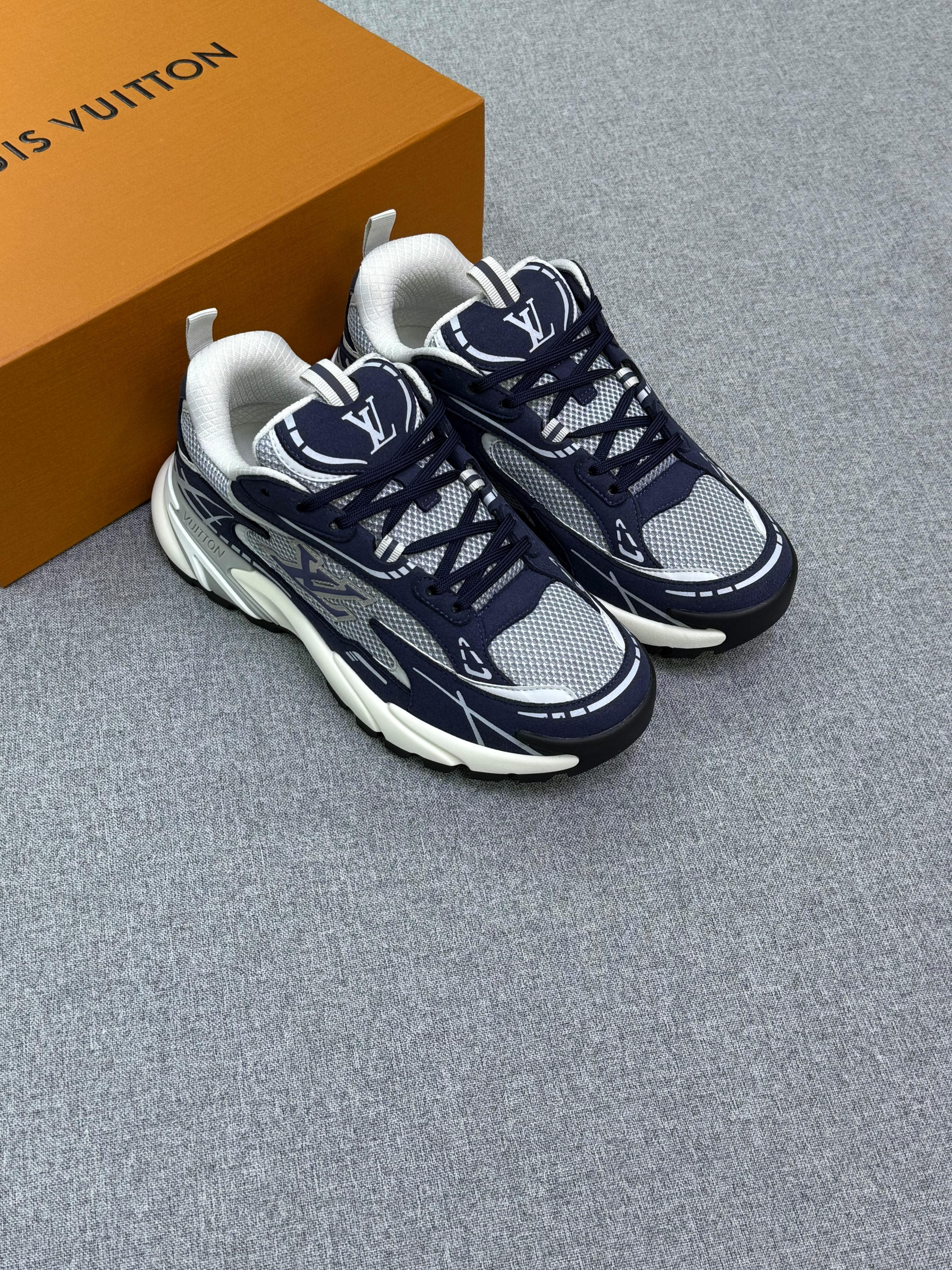 Louis Vuitton LV Tatic Runner Sneaker