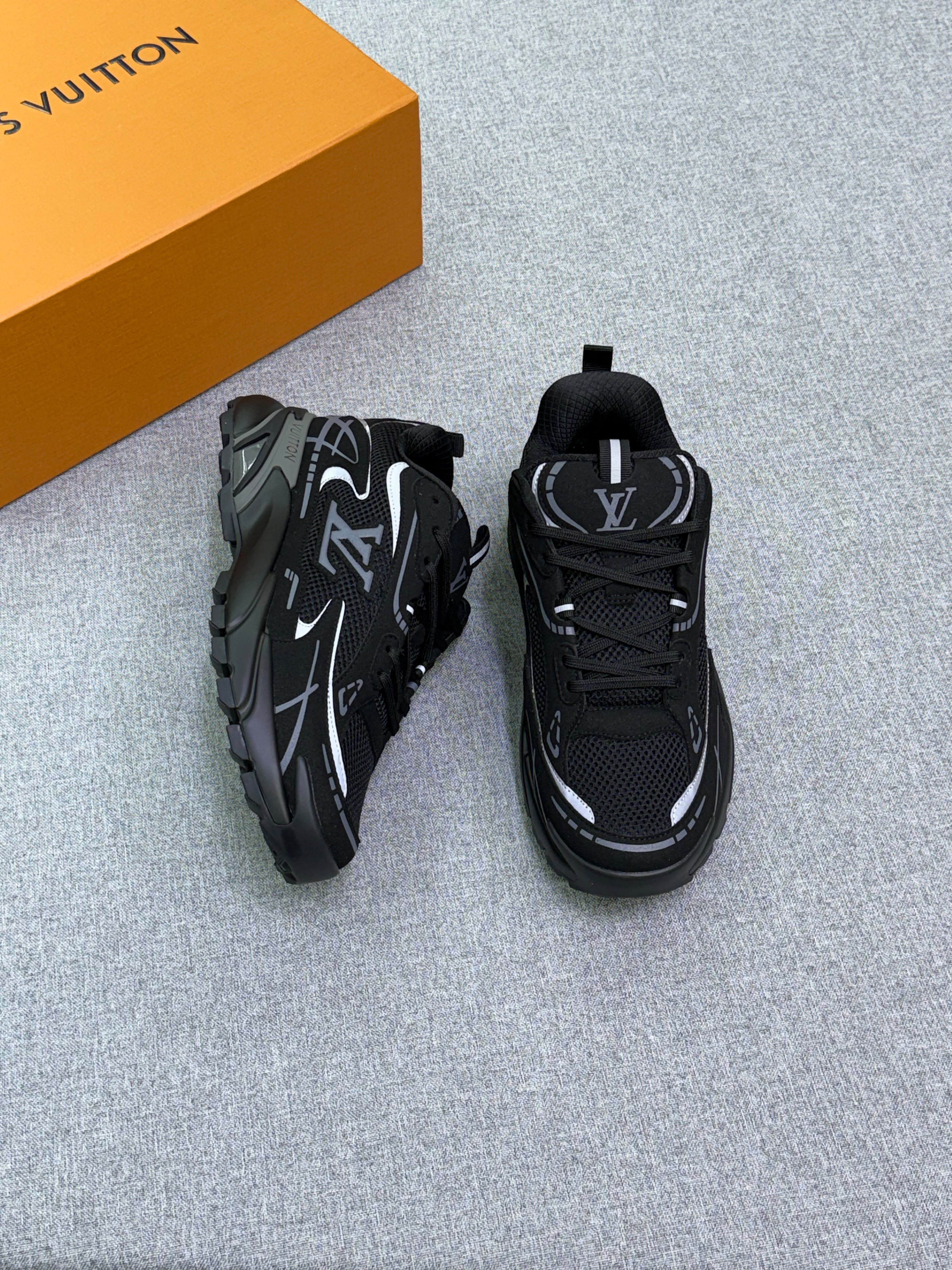 Louis Vuitton LV Tatic Runner Sneaker