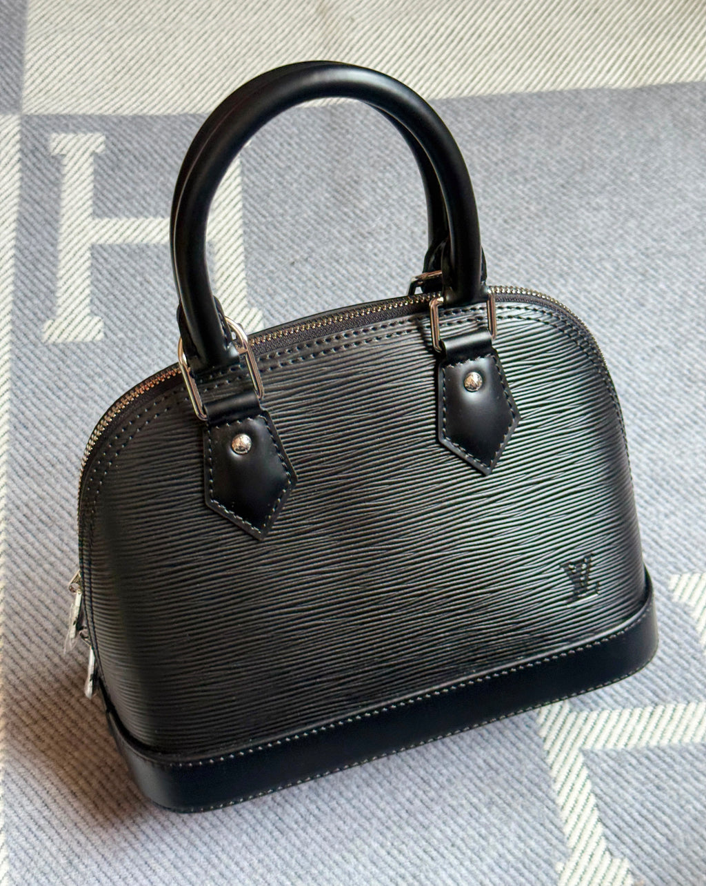 Louis Vuitton Alma BB Bag