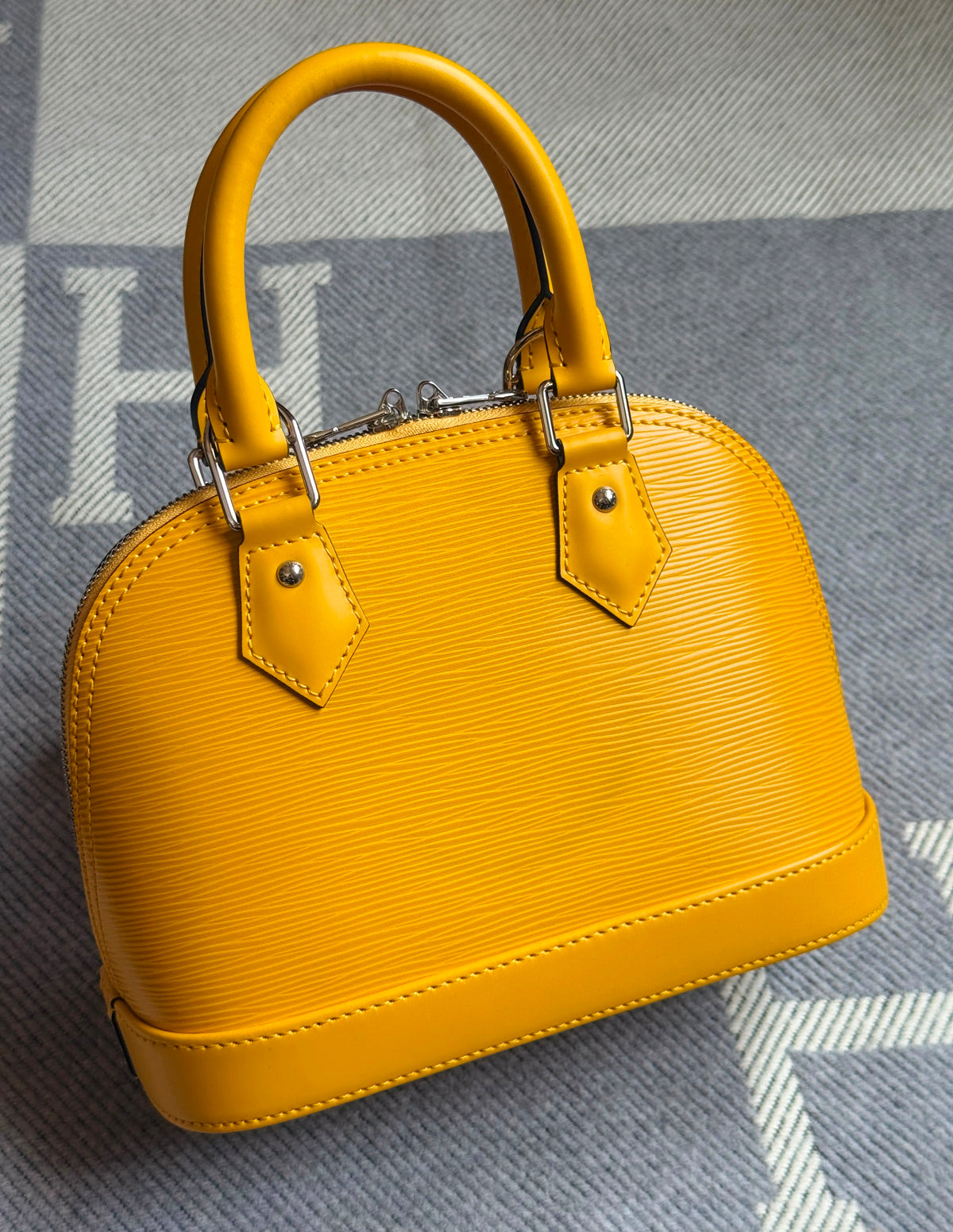 Louis Vuitton Alma BB Bag