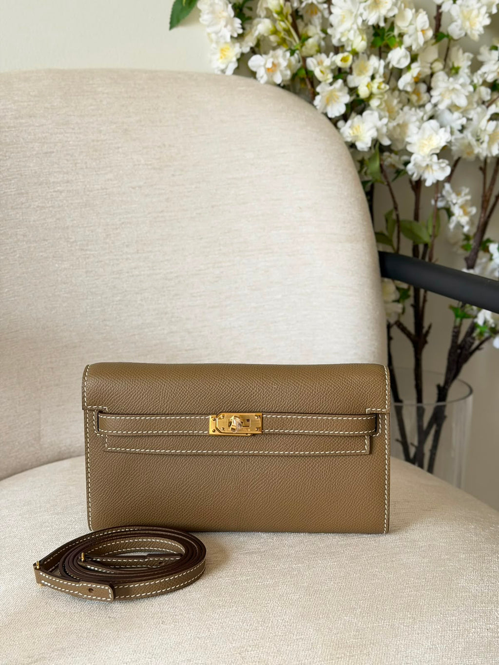 Hermes Kelly To Go Wallet Bag (Golden Hardware)