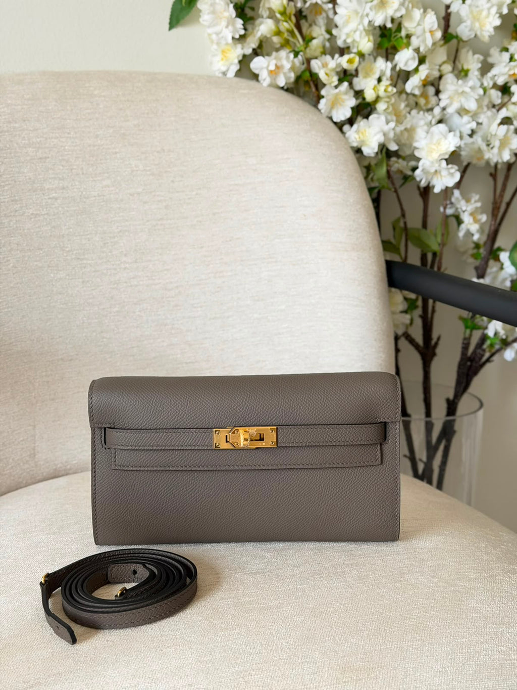 Hermes Kelly To Go Wallet Bag (Golden Hardware)