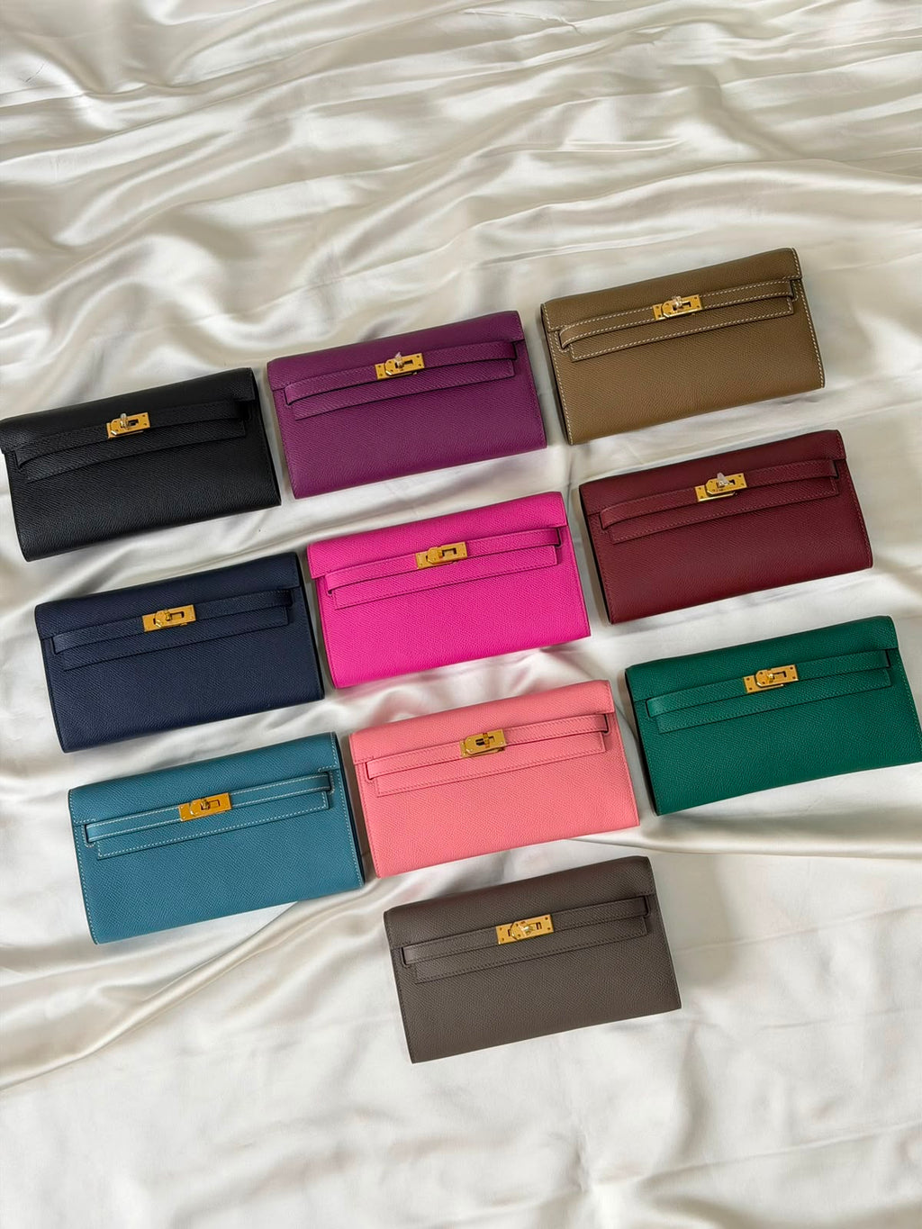 Hermes Kelly To Go Wallet Bag (Golden Hardware)