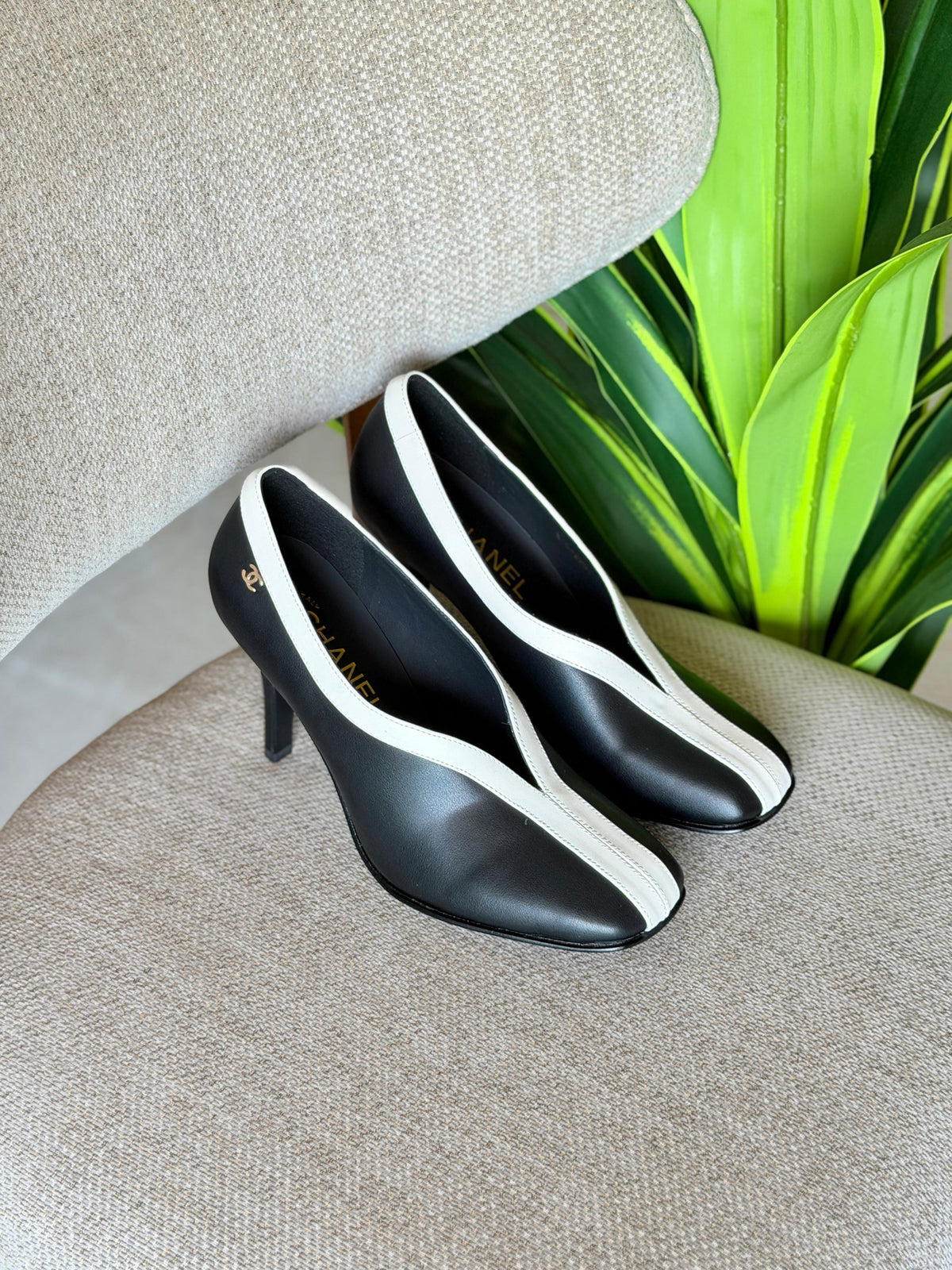 Chanel V-Cut Crocodile Embossed & Patent Calfskin Pumps
