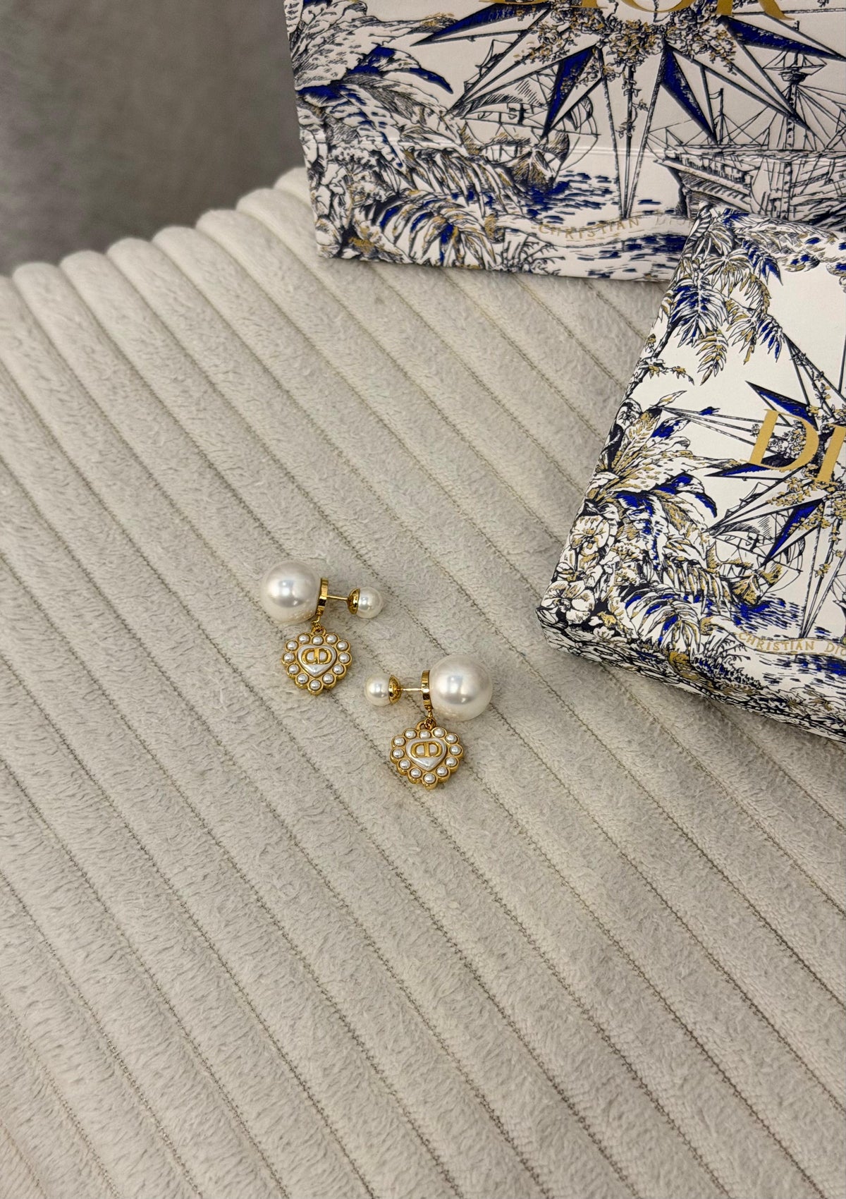 Dior Dioramour Heart Pearl Necklace and Earrings Set