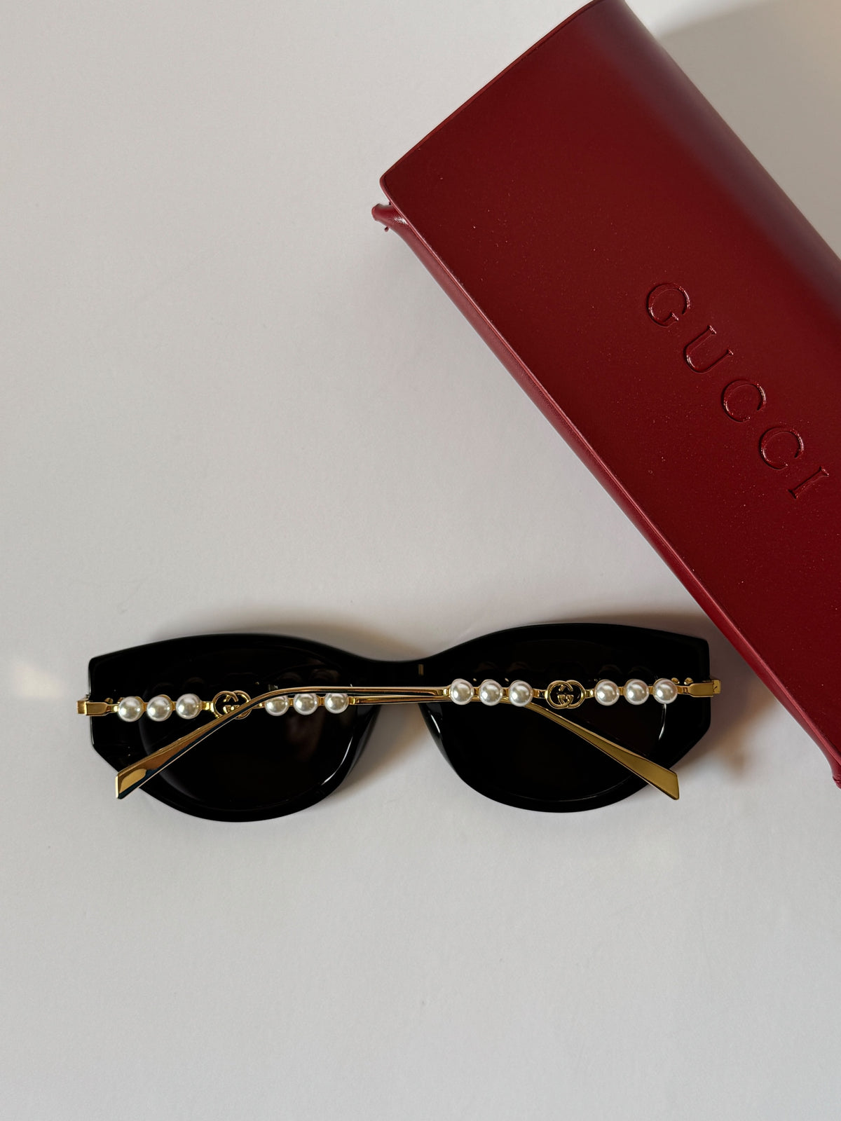 Gucci Pearl Embellished Cat-Eye Oval Sunglasses