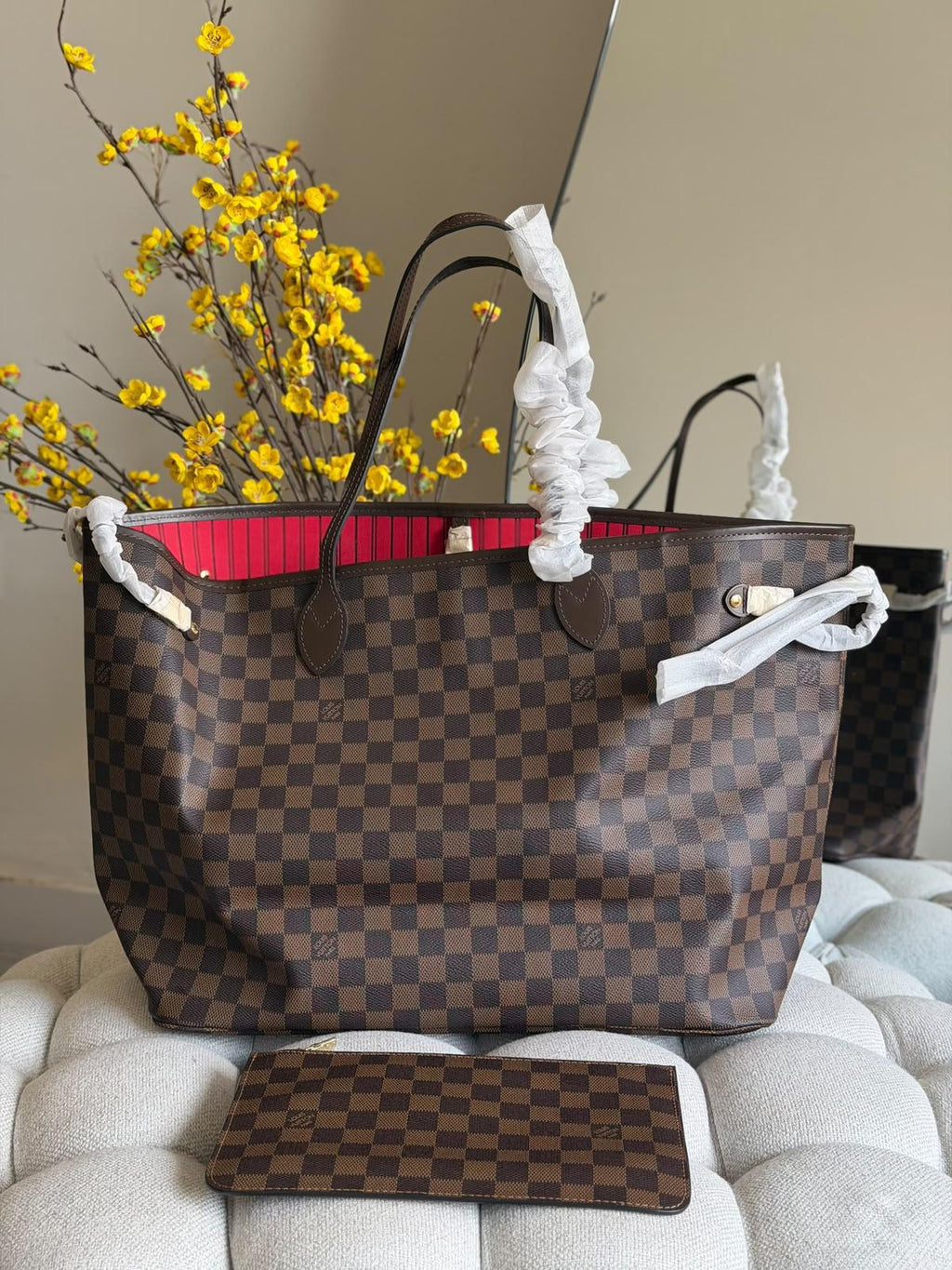 Louis Vuitton Neverfull Tote Bag