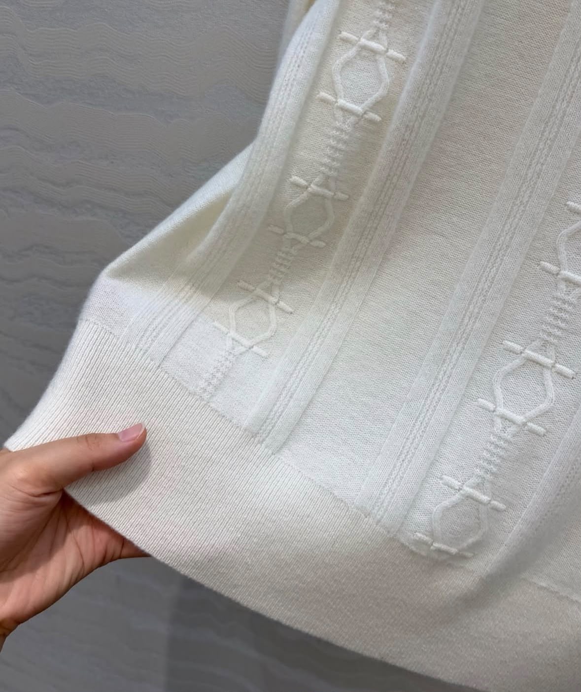 Hermes Long-Sleeve Cable Stitch Sweater
