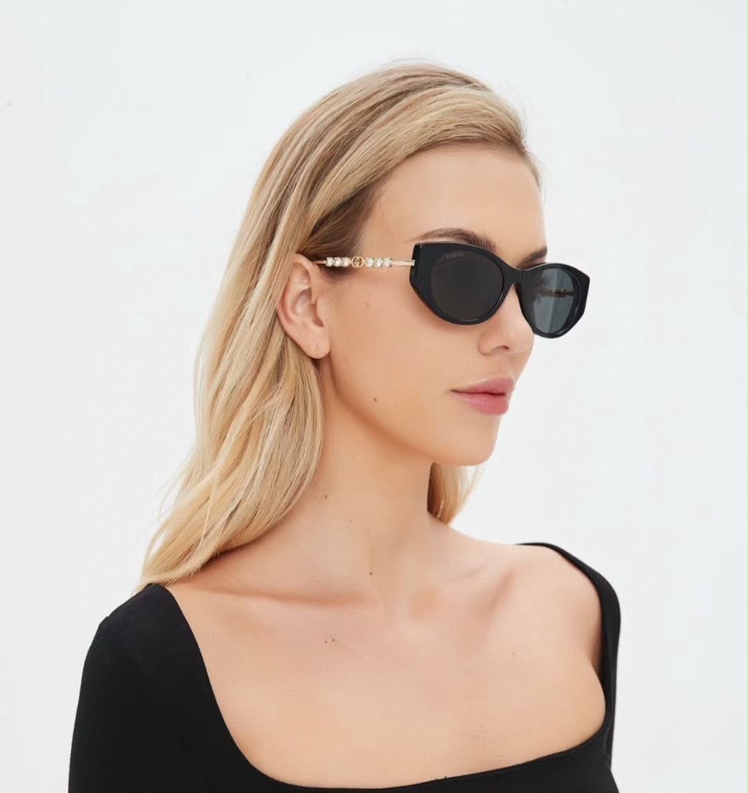 Gucci Pearls & Strass Cat-Eye Sunglasses