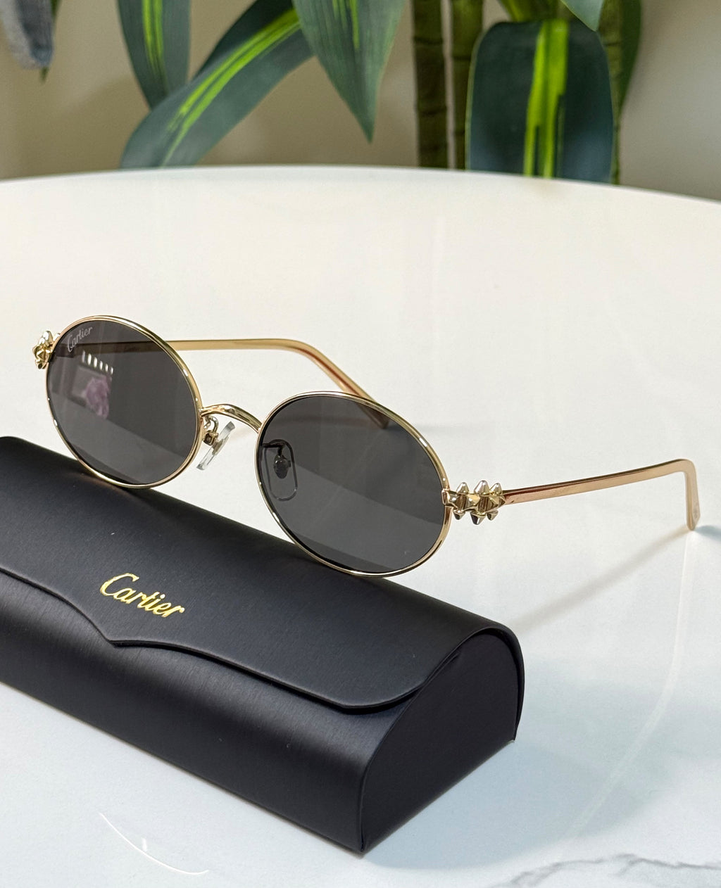 Clash de Cartier Oval Sunglasses
