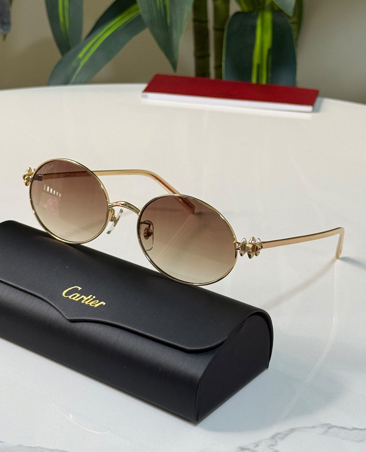 Clash de Cartier Oval Sunglasses