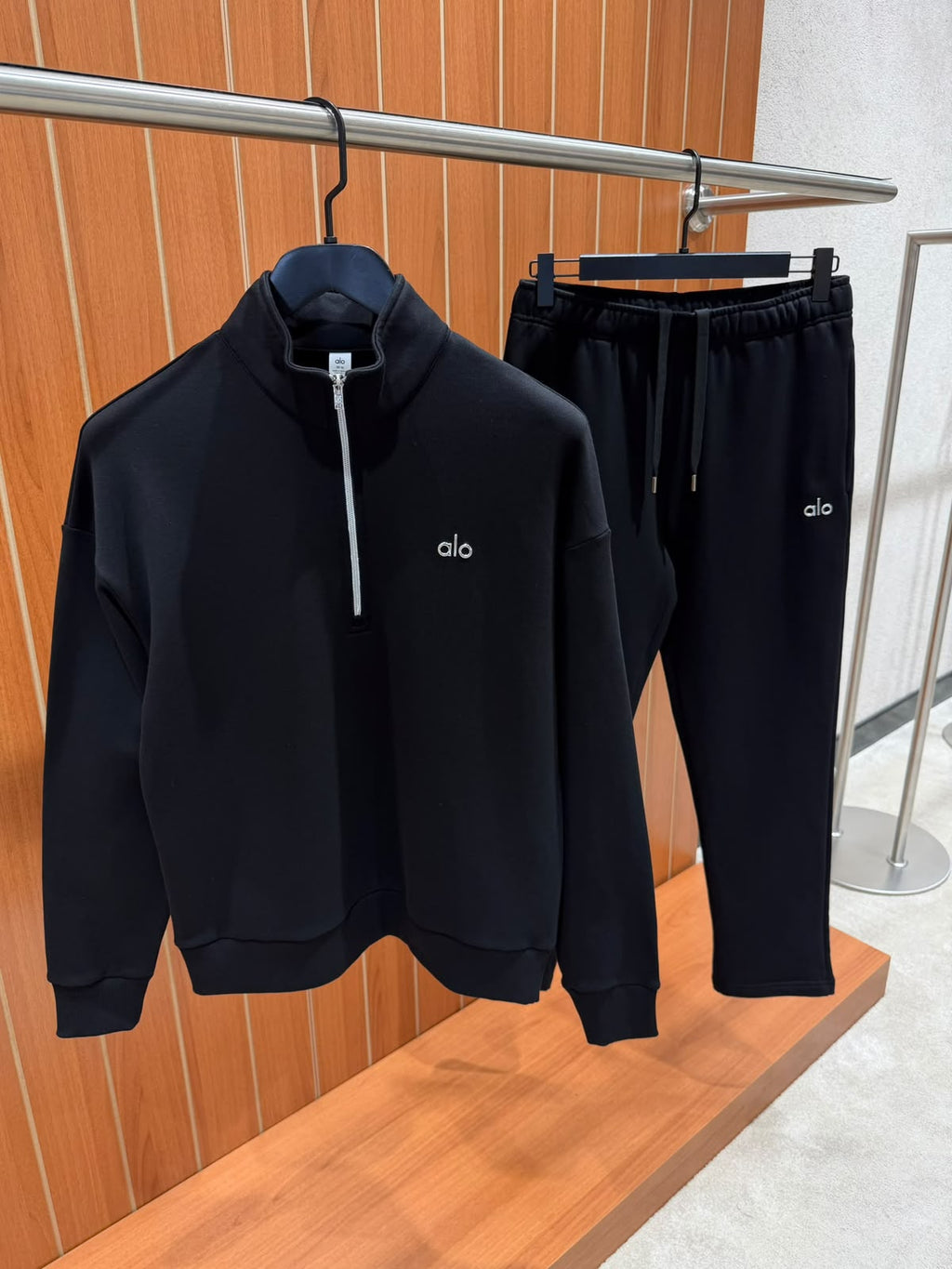 Alo Yoga Accolade Zip Loungewear Set