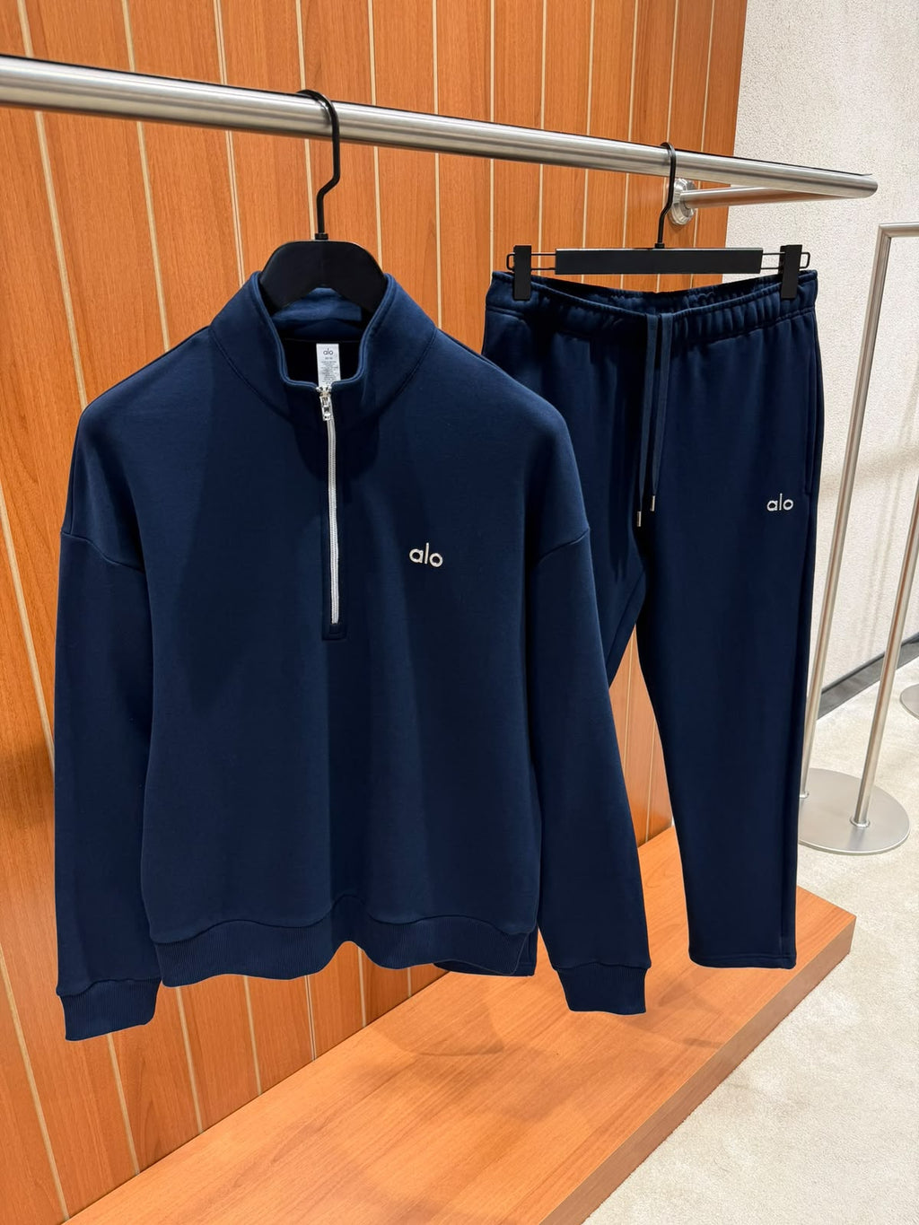 Alo Yoga Accolade Zip Loungewear Set