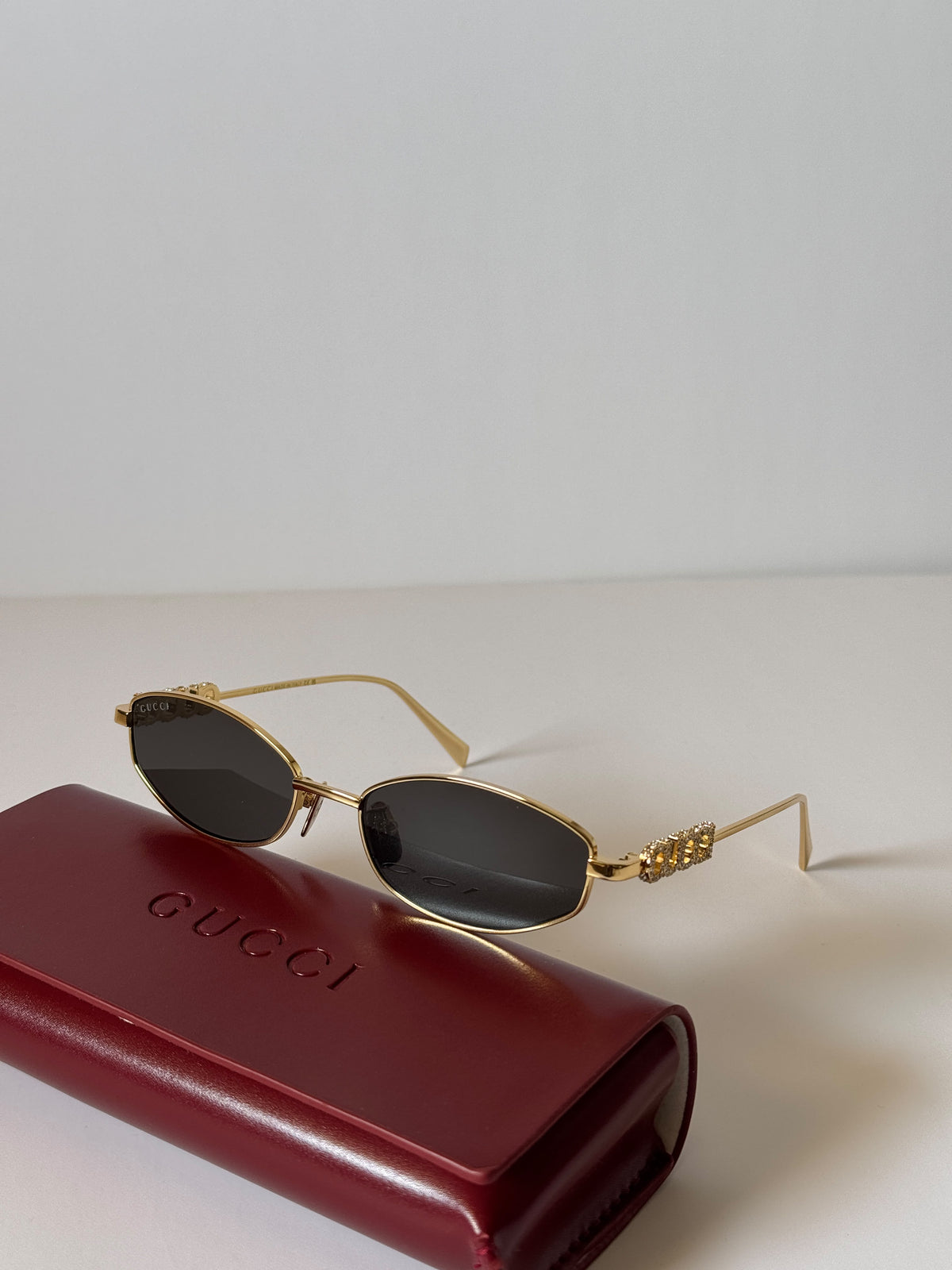 Gucci GG1802S Crystal-Embellished Oval Sunglasses