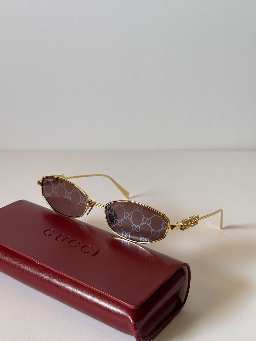 Gucci GG1802S Crystal-Embellished Oval Sunglasses