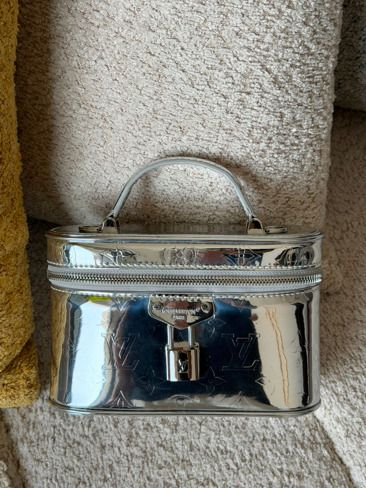 Louis Vuitton Vanity Chain Pouch Bag