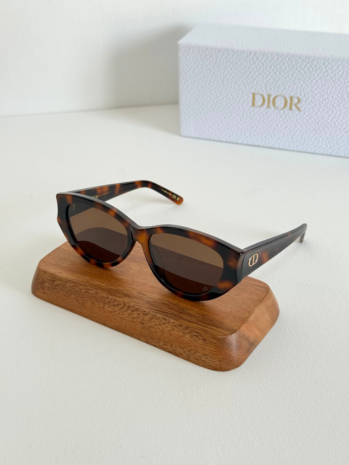 Dior Glow B1I Tortoiseshell Cat-Eye Sunglasses