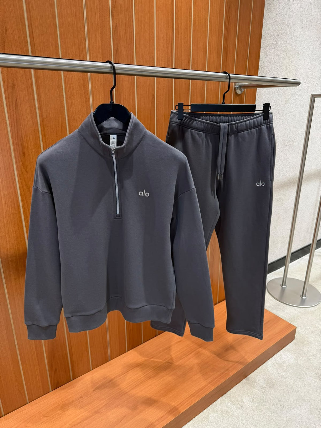 Alo Yoga Accolade Zip Loungewear Set