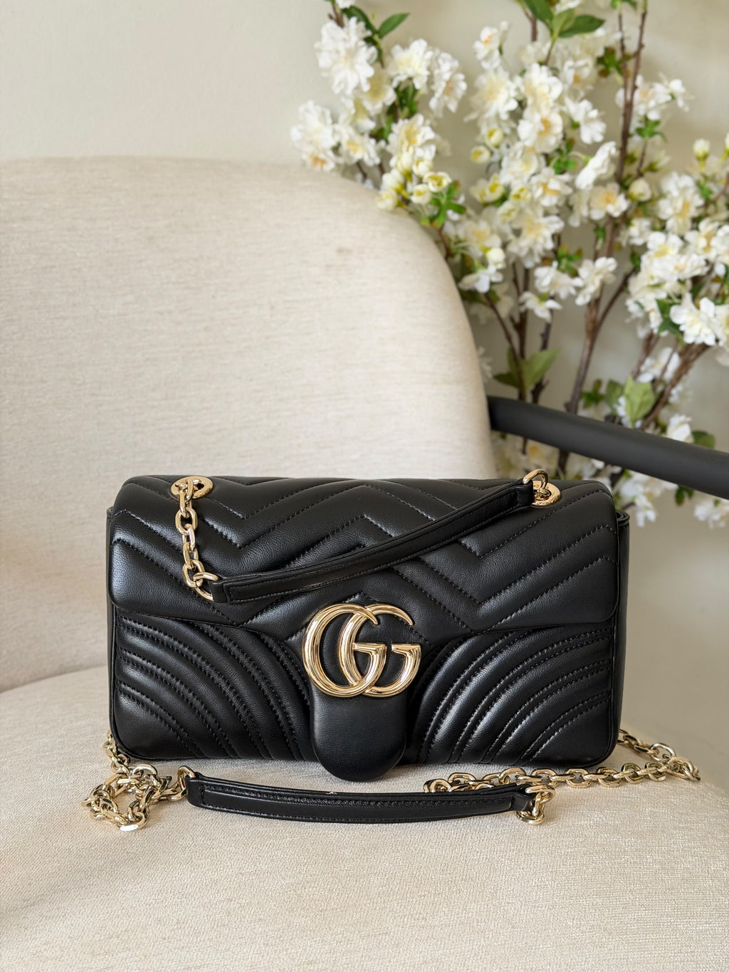 Gucci GG Marmont Small Shoulder Bag (26 Cm)